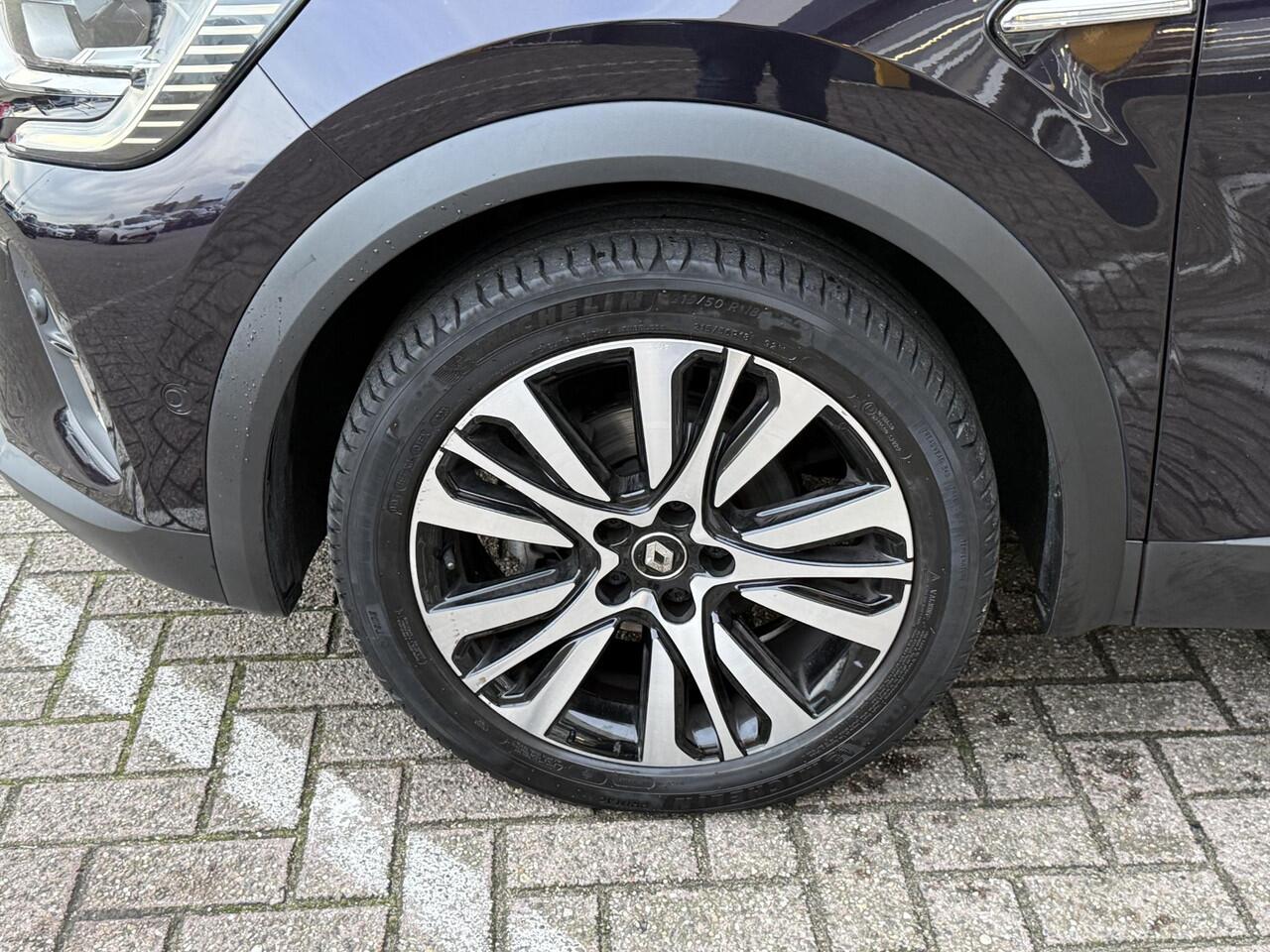 Renault CAPTUR 1.3 TCe 130 Initiale Paris | NAP | 360 graden camera | Bose Audio | Stoel & stuur verwarming | Leer |