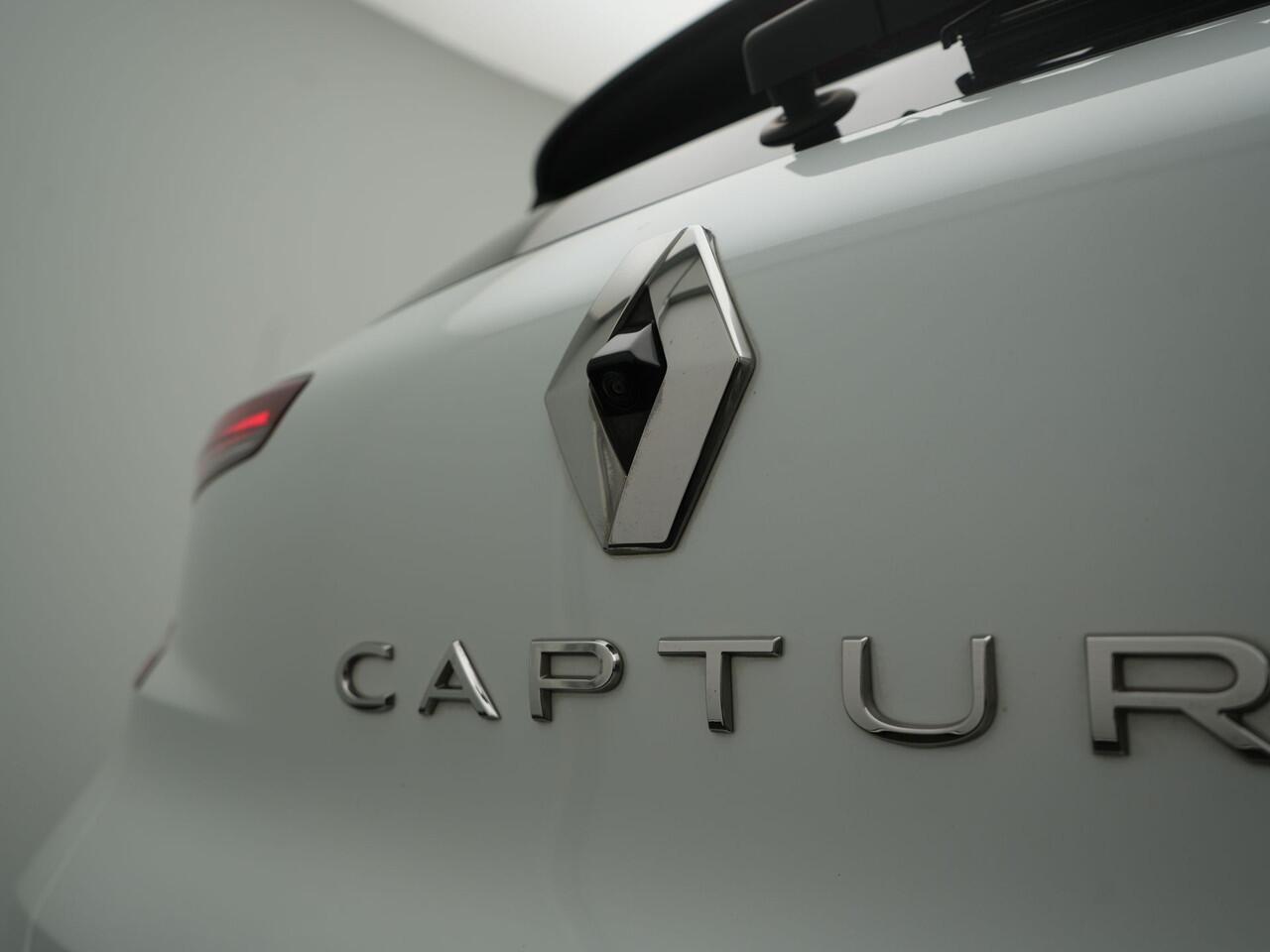 Renault CAPTUR 1.6 E-Tech Plug-in Hybrid 160 RS Line - RIJKLAARPRIJS - Achteruitrijcamera - Apple Carplay - Android Auto - Stoelverwarming