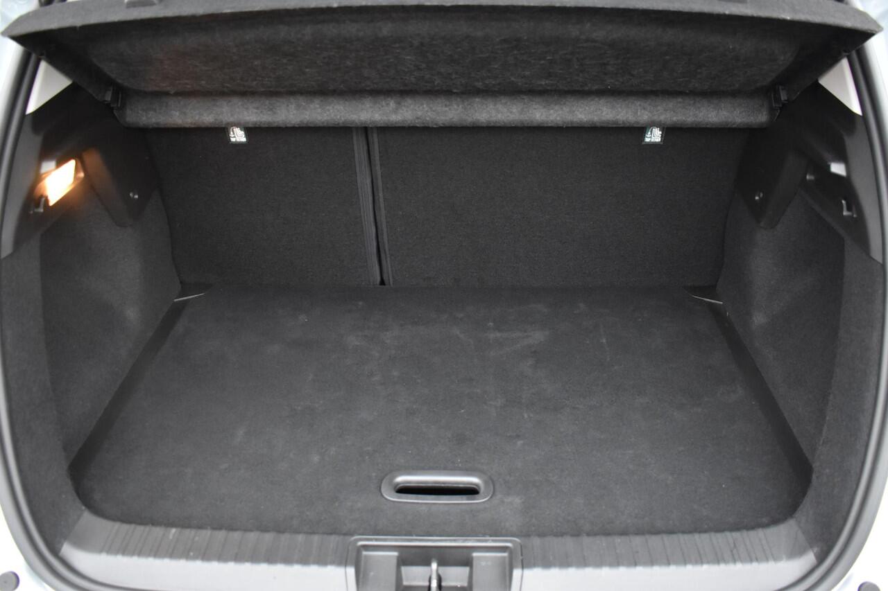 Renault CAPTUR TCe 140 EDC Intens | AUTOMAAT | CAMERA | NAVI | CRUISE CONTROL | CLIMATE CONTROL | PDC | LMV