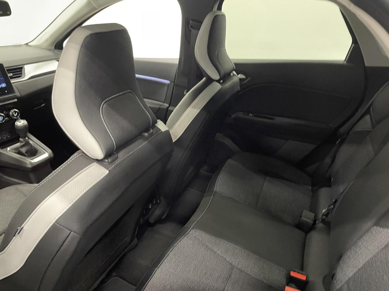 Renault CAPTUR 1.0 TCe 90 techno Navigatie Apple Carplay/Android Auto Camera Parkeersensoren achter Cruise Control Full Led Climate Control Lichtmetalen velgen