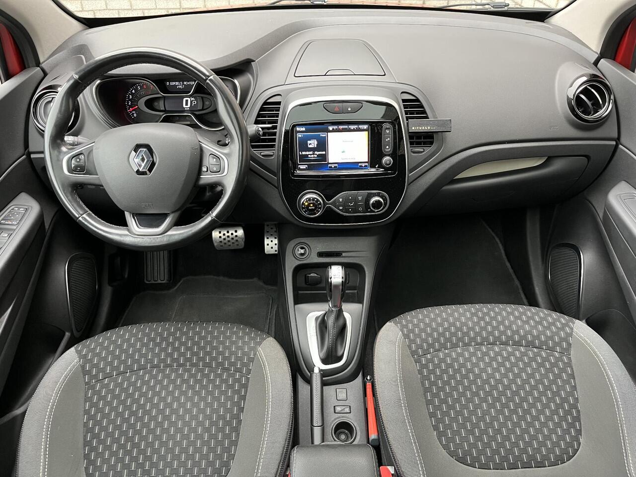 Renault CAPTUR 1.3 TCe 150 EDC Automaat Intens | Trekhaak | Panoramadak | Dodehoekdetectie | Achteruitrijcamera |