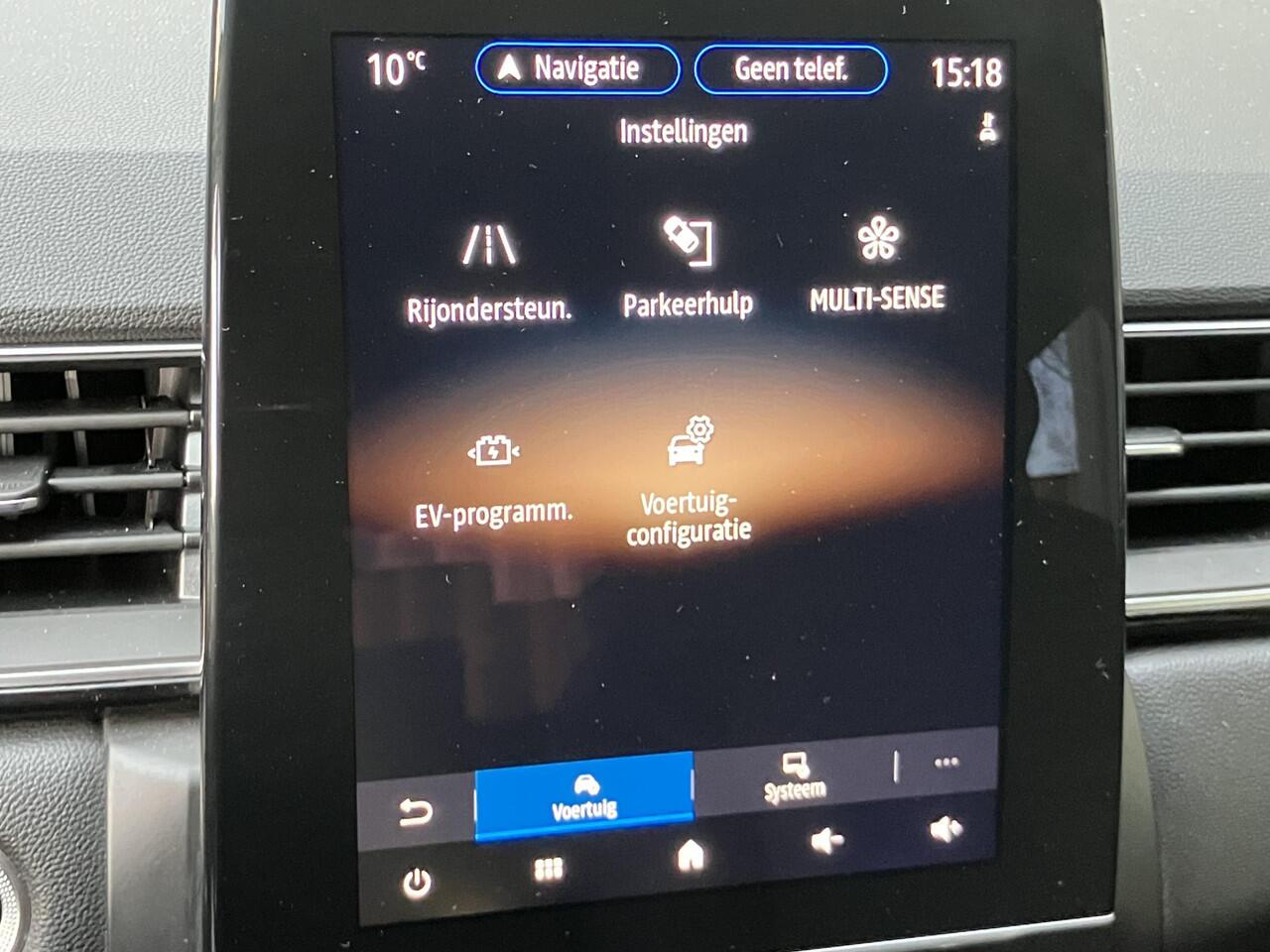 Renault CAPTUR 1.6 E-Tech Plug-in Hybrid 160 E-Tech Black Edition