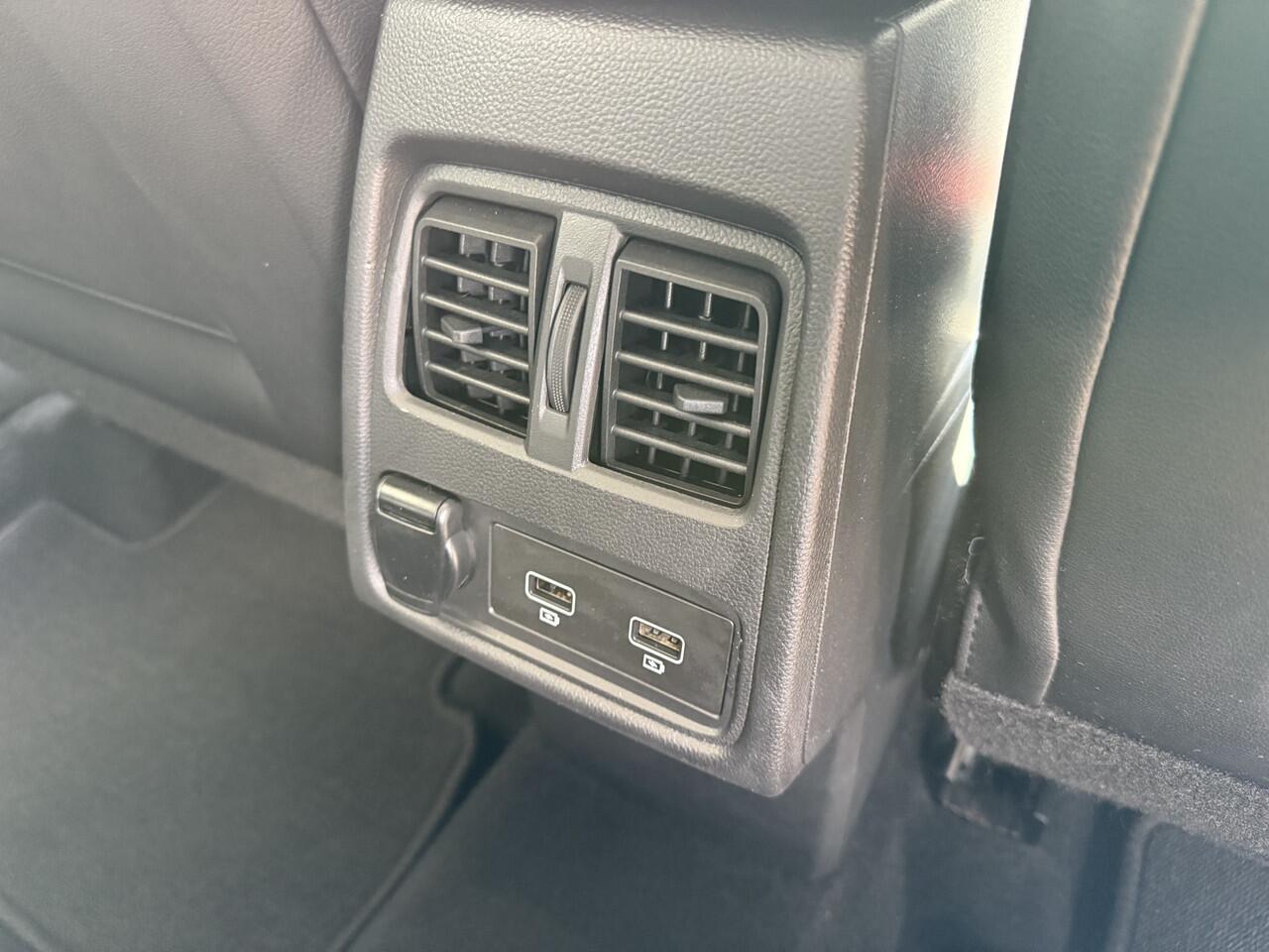 Renault CAPTUR 1.3 TCe 130 Intens EDC automaat | Pack Easylink | reservewiel | tijdelijk gratis Top Afleverpakket twv Eur 695