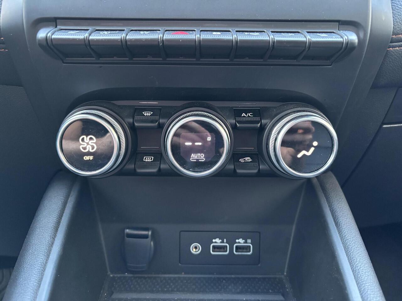 Renault CAPTUR 1.3 mild hybrid 160 iconic | Panoramadak | Leder | Camera