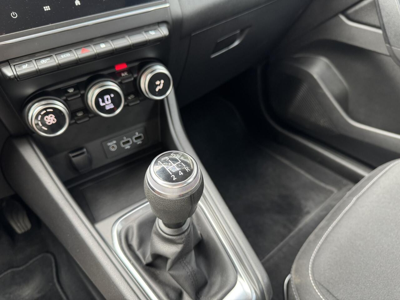 Renault CAPTUR 1.0 TCe 100 *Navi*ECC*Trekhaak*Stoelverwarming*