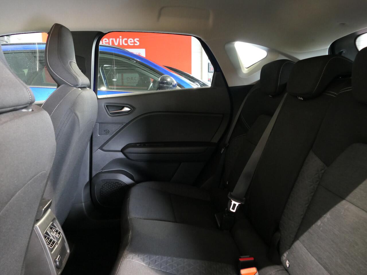 Renault CAPTUR 1.0 TCe 90 evolution * Vraag naar beschikbaarheid * - Clima, Getint glas, 17" LMV, regensensor