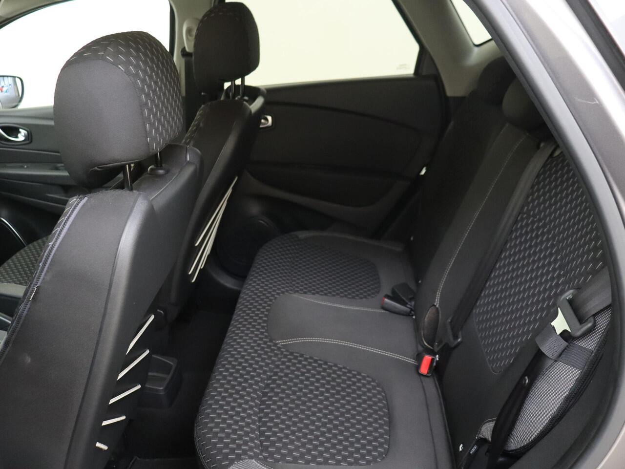 Renault CAPTUR 0.9 TCe Intens TREKHAAK 1200 kg | Navigatie | Parkeersensoren voor & Achter | Privacy Glass |