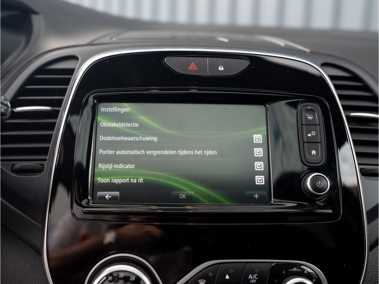 Renault CAPTUR 1.3 TCe Intens | Panodak | Camera | Dodehoek sensoren | PDC V&A | Prijs Rijklaar!!