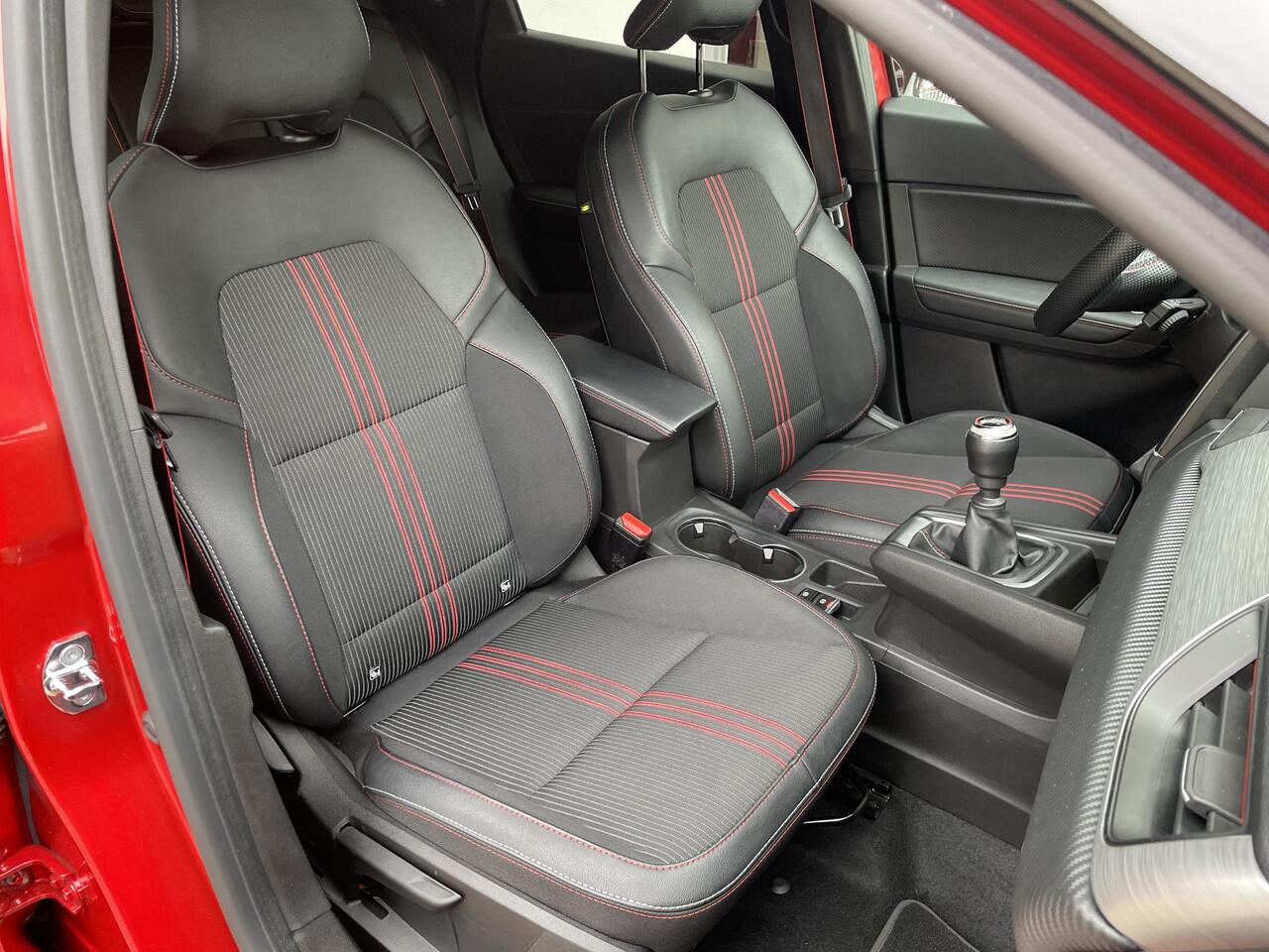 Renault CAPTUR TCe 90 R.S. Line | Sportieve uitvoering | Groot scherm navigatie | Lage kilometerstand |