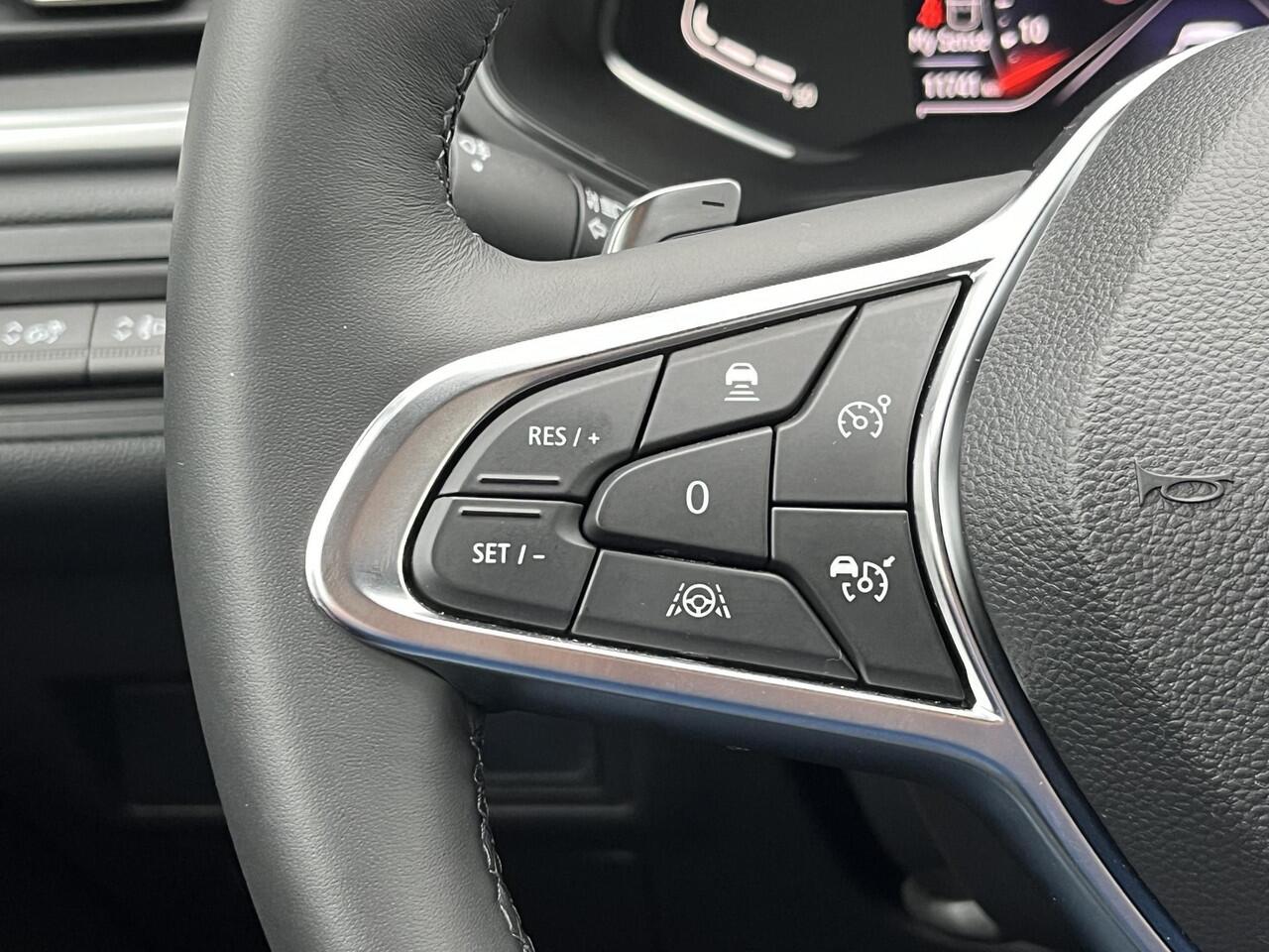 Renault CAPTUR 1.3 TCe 140 EDC Automaat Techno Renault Captur 1.3 TCe 140 EDC Automaat Intens / 1.500KG Trekgewicht / Adaptieve cruise control / Dodehoekdetectie / Keyless / Climate control / Stoel- en stuurverwarming