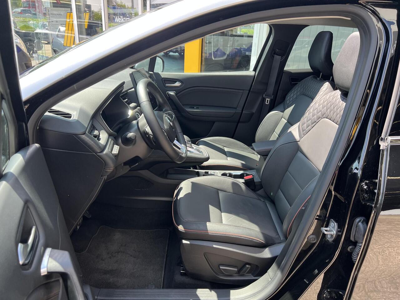 Renault CAPTUR 1.3 mild hybrid 160 iconic | Panoramadak | 360° Camera | Adaptive Cruise Control | Lederen Bekleding | Stoel & Stuurverwarming |