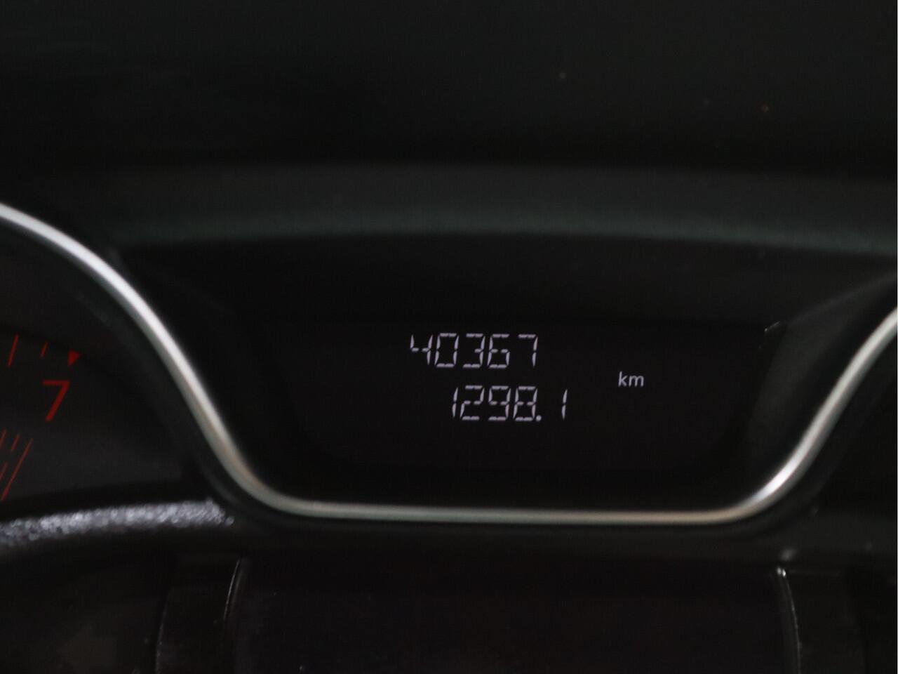 Renault CAPTUR 90pk TCe Limited Airco | Cruise | Navi | Parkeersens. achter