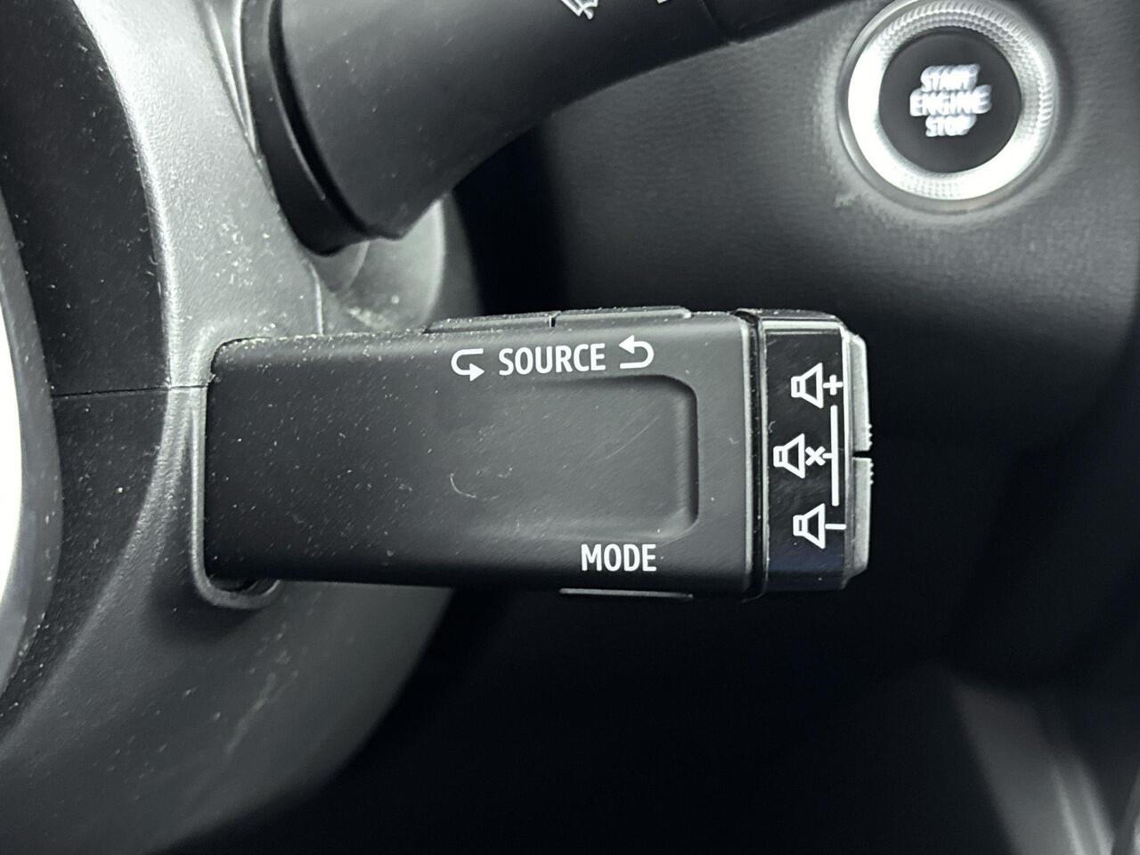 Renault CAPTUR 1.0 TCe Intens 90PK | Achteruitrijcamera | Parkeersensoren | Navigatie | Apple Carplay/Android Auto | Climate Control