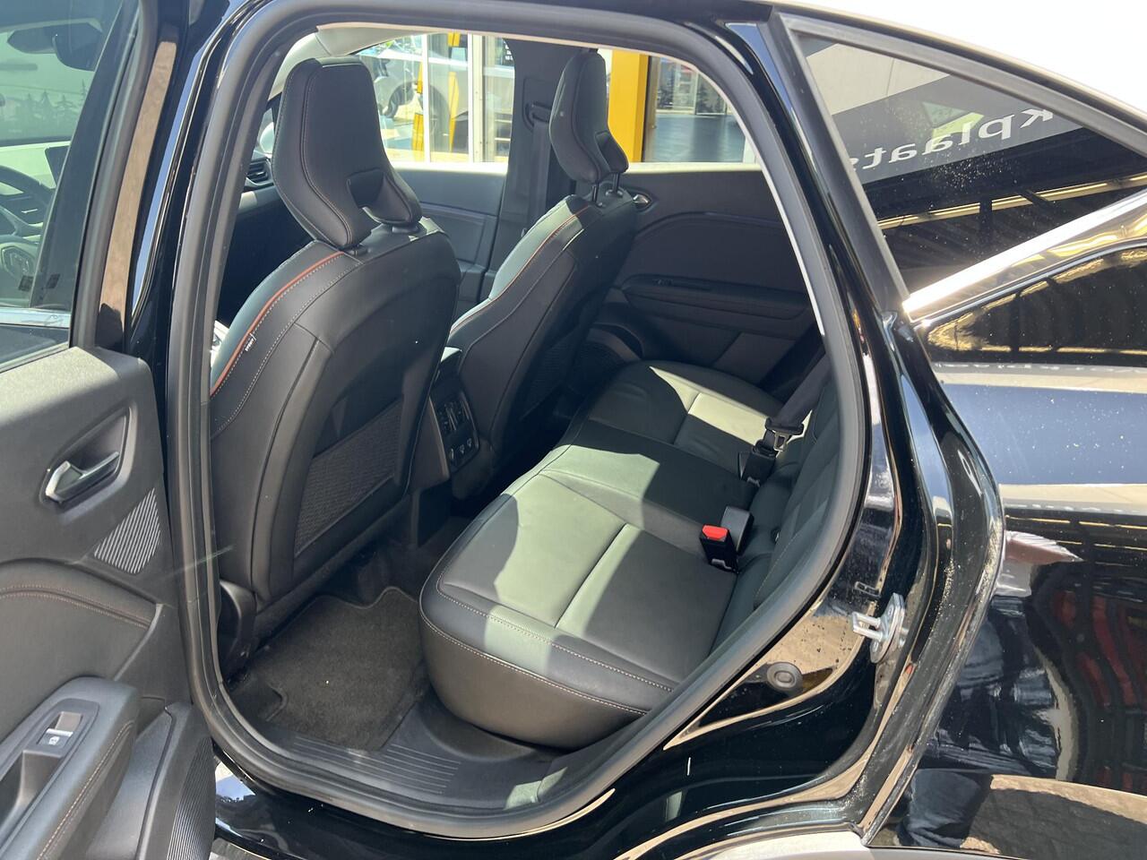 Renault CAPTUR 1.3 mild hybrid 160 iconic | Panoramadak | 360° Camera | Adaptive Cruise Control | Lederen Bekleding | Stoel & Stuurverwarming |