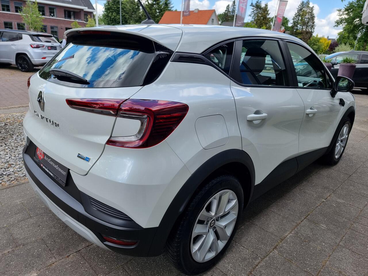 Renault CAPTUR 1.6 E-Tech Hybrid Intens | 145pk | Automaat | Camera | Parelmoer | Zeer nette staat!