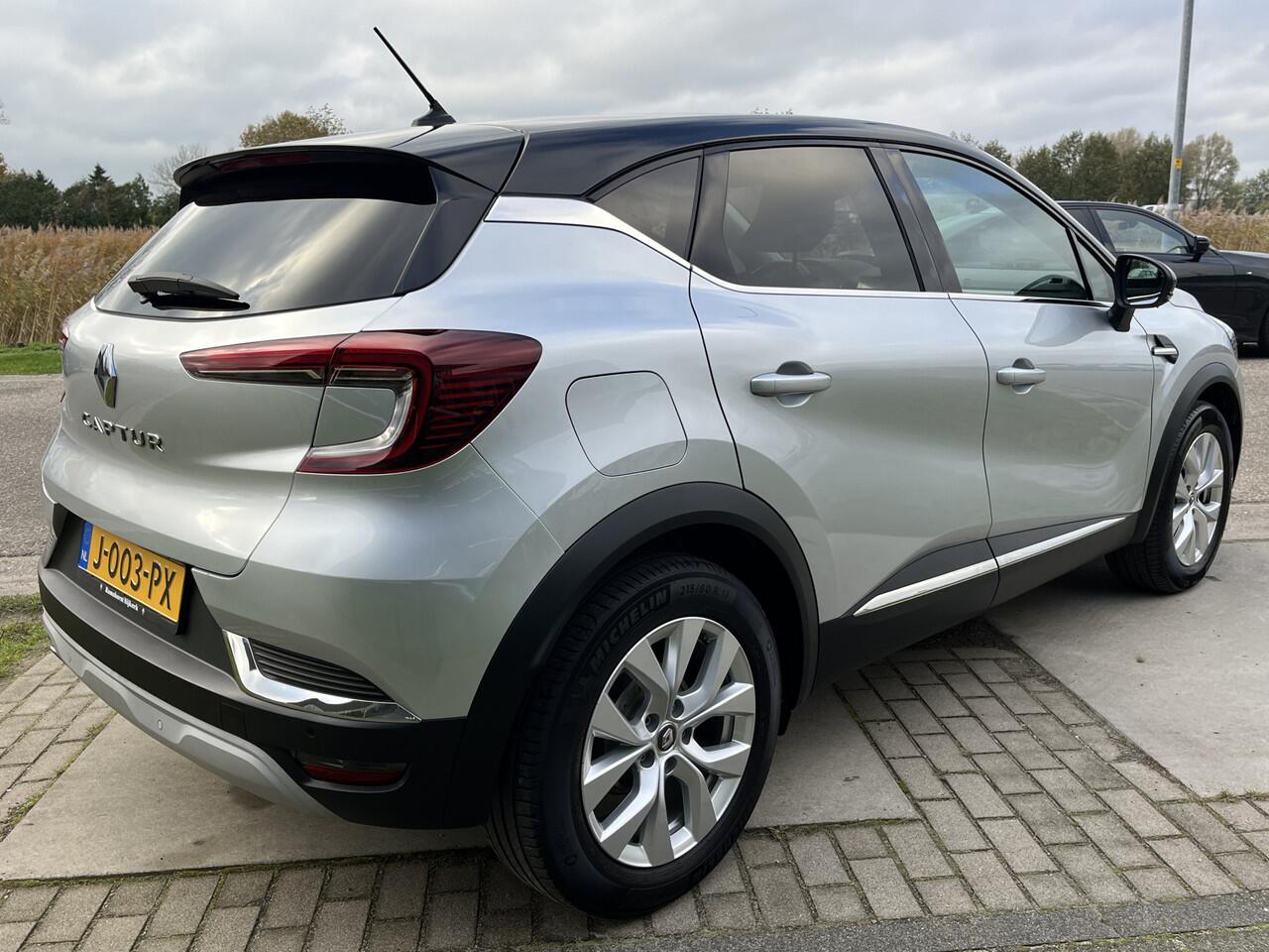 Renault CAPTUR 1.0 TCe 100 Intens / Apple Carplay-Android Auto / Keyless / Parkeerksensoren.Achter / Climate / 17''LMV /