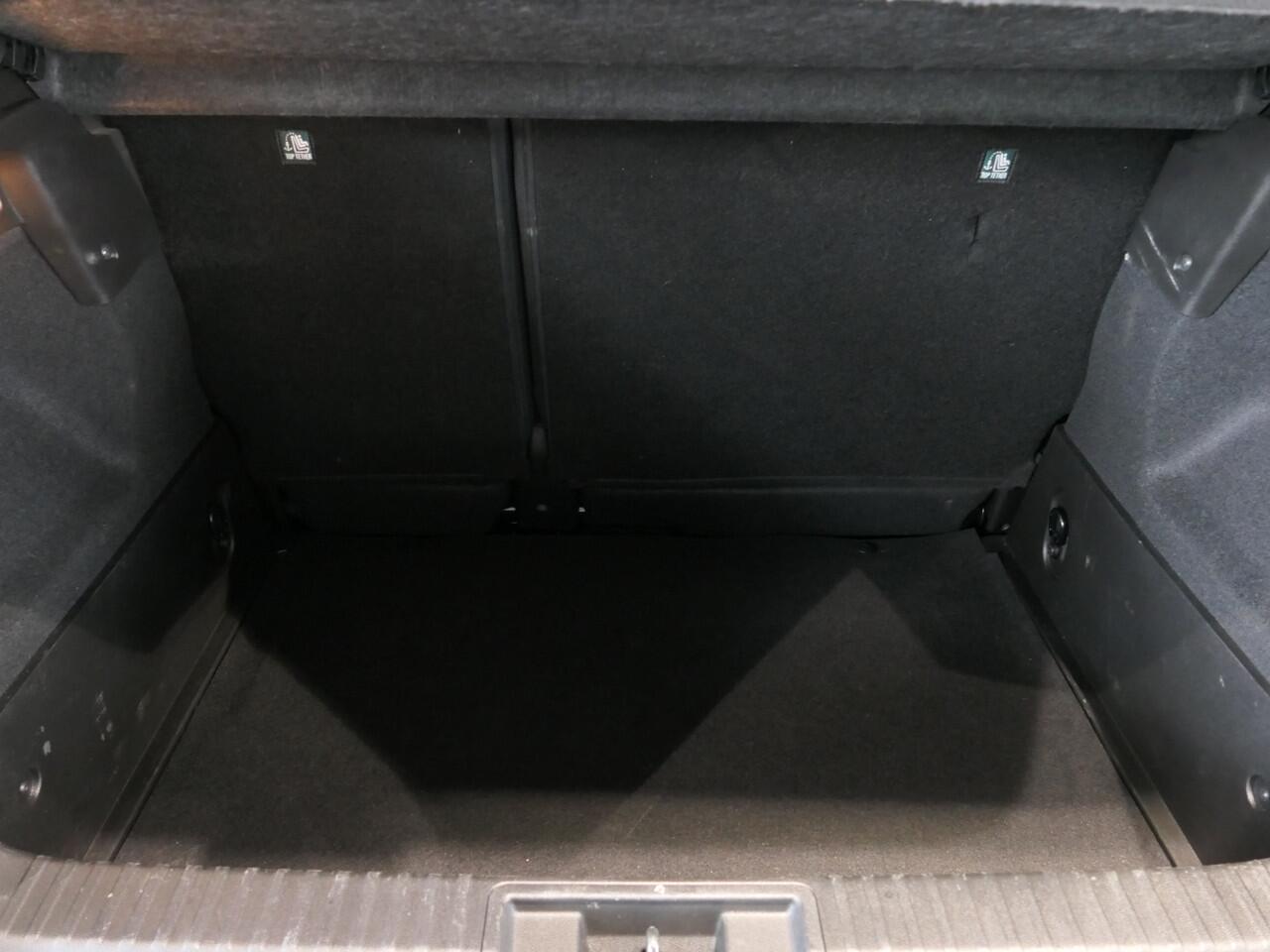 Renault CAPTUR 1.0 TCe 90 evolution - Occasion Lease vanaf ¤374 p/m - *Vraag naar beschikbaarheid! * - Clima - Getint glas - 17" LMV - regensensor