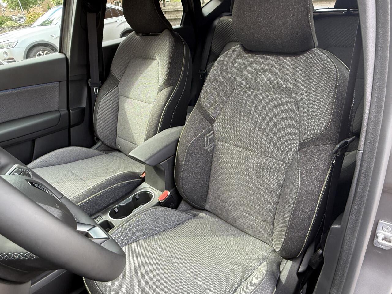 Renault CAPTUR 1.3 mild hybrid 140 techno | Nieuw model | Camera | PDC | LM |