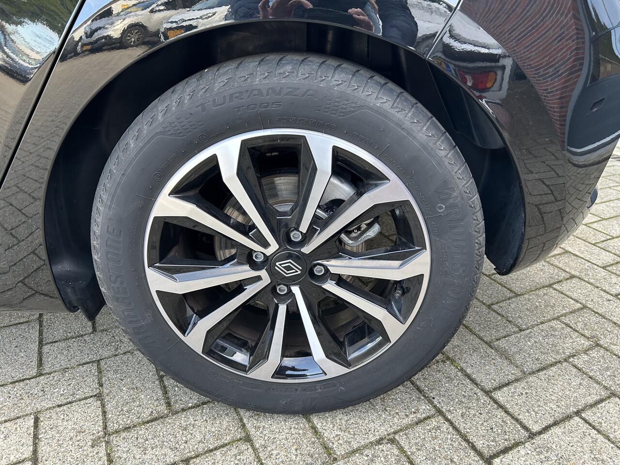 Renault CLIO 1.6 E-Tech Full Hybrid 145 techno