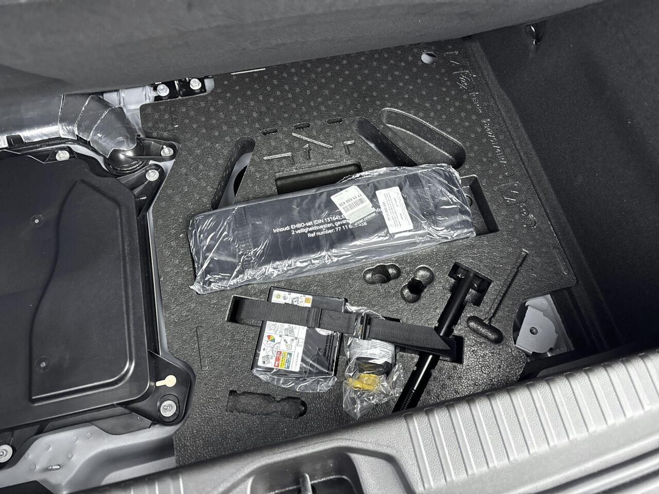 Renault CLIO 1.6 E-Tech Full Hybrid 145Pk esprit Alpine | Navigatie | Draadloze Carplay | Parkeersensoren & Camera | Stoel & Stuurverwarming | MultiseSense | Privacy Glass |