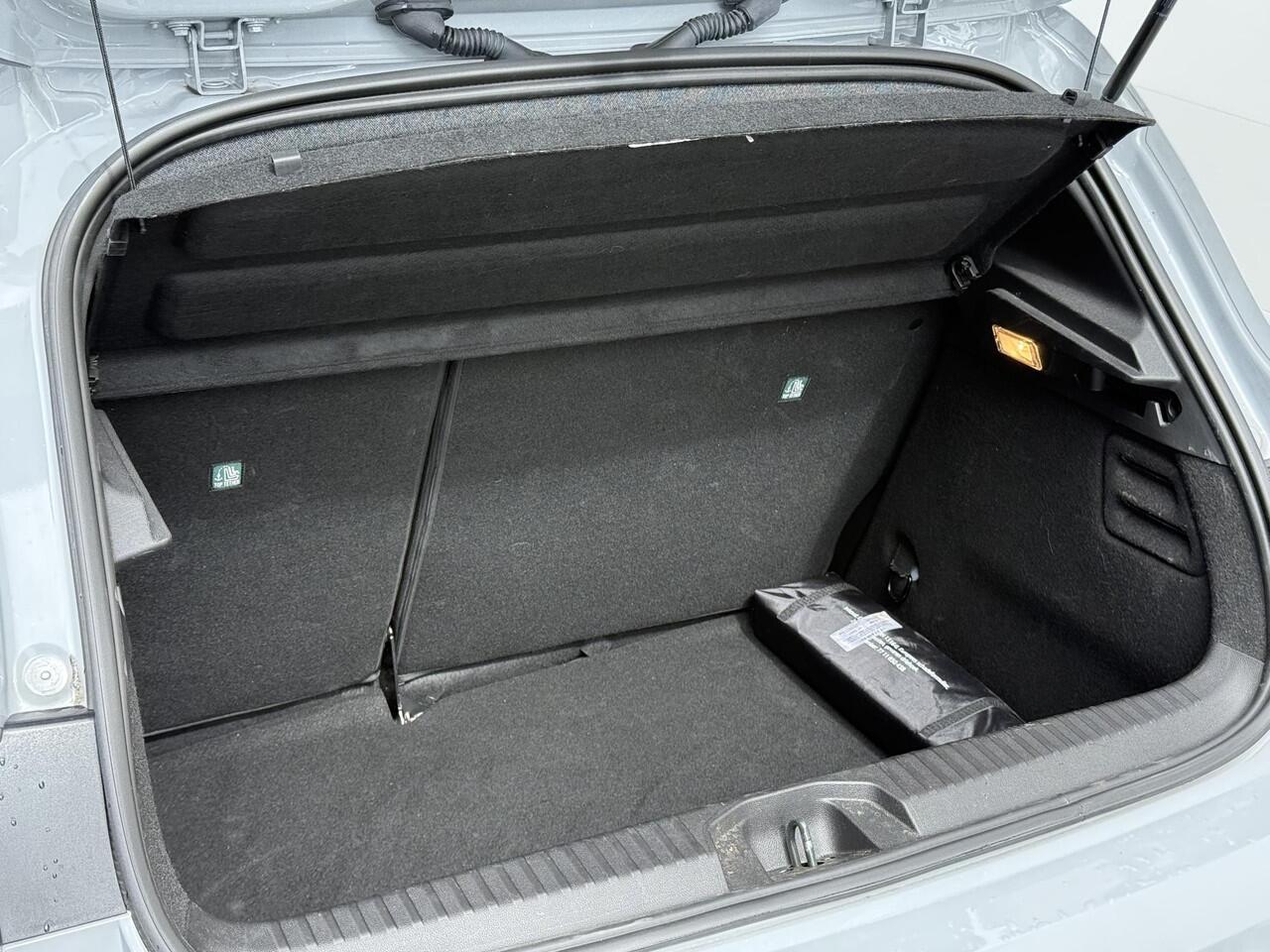 Renault CLIO 1.0 TCe 90 GPF techno | 360° Camera | Navigatie | 16" Lichtmetalen Velgen | Dealer Onderhouden