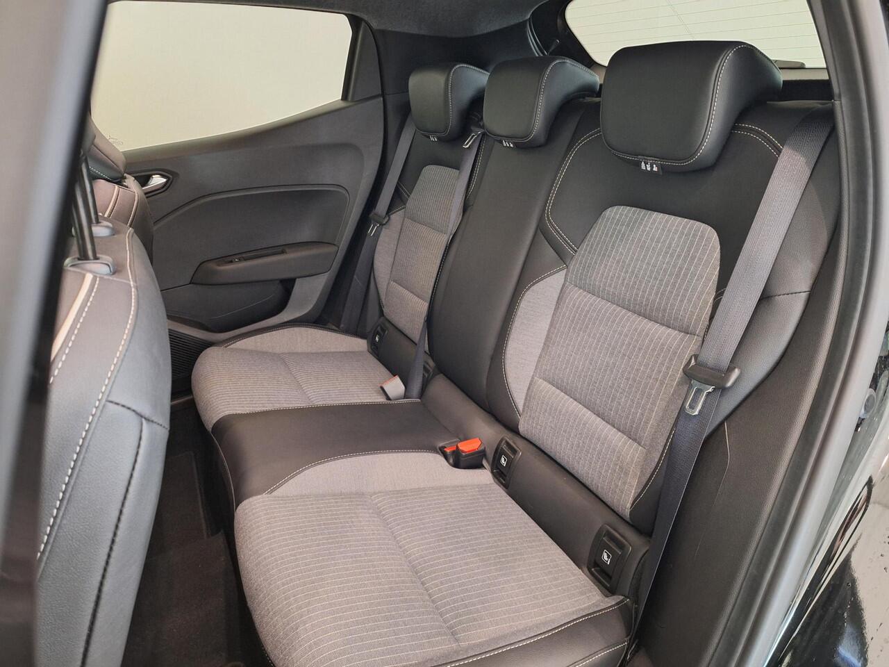 Renault CLIO 1.0 TCe 90 Techno | Navigatie 9,3" | Climate Control | Cruise Control | Draadloze telefoonlader | Lichtmetalen velgen 17" | Parkeersensoren achter en achteruitrijcamera