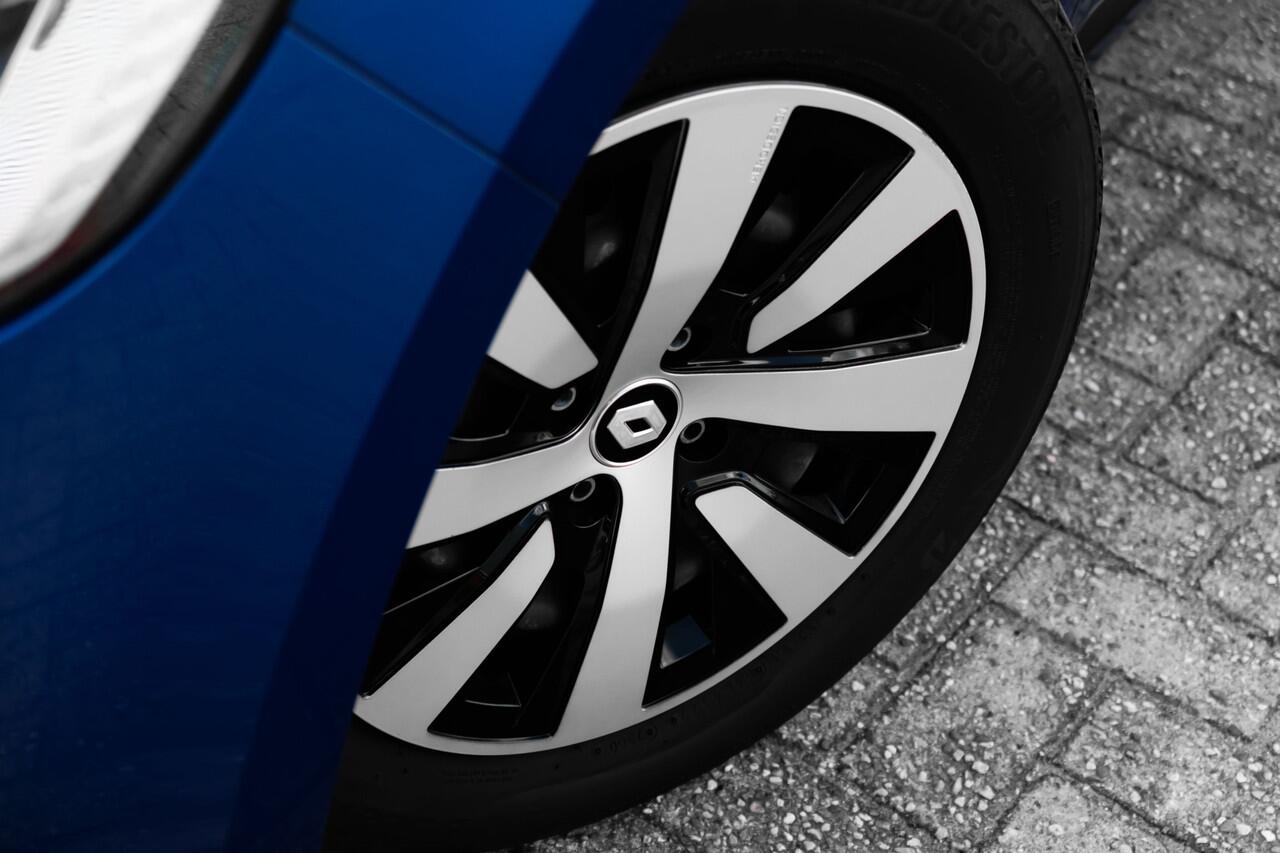 Renault CLIO 1.0 TCe 90 Equilibre | parkeersensoren achter | ECC | handsfree sloten en starten |