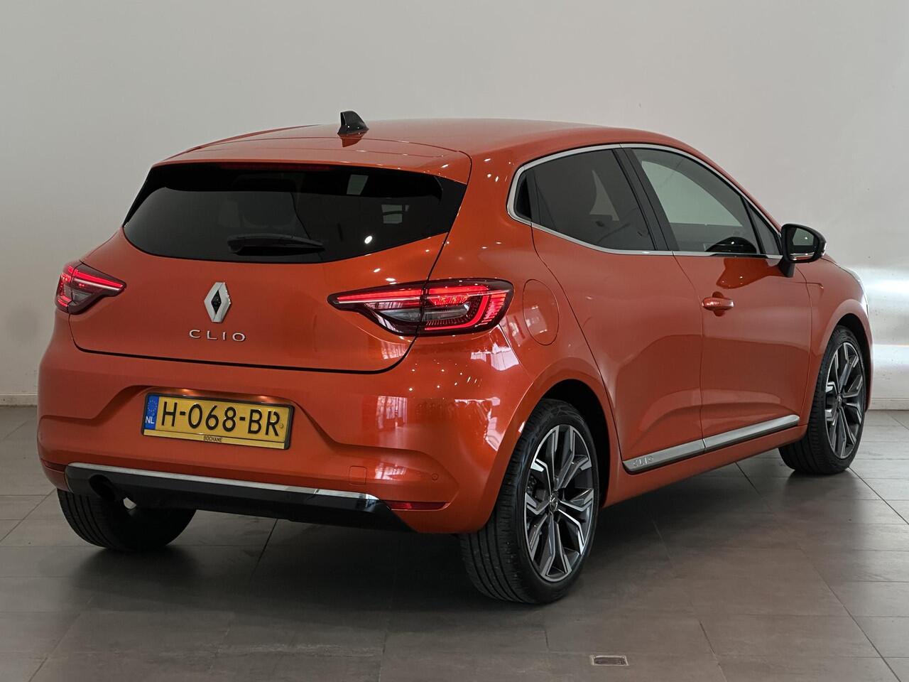 Renault CLIO 1.0 TCe 100 Intens | Navigatie 9,3" | Climate Control | Cruise Control | Lichtmetalen velgen 17" | Parkeersensoren voor, achter en achteruitrijcamera | Apple Carplay/Android Auto | 1e eigenaar + dealer onderhouden!