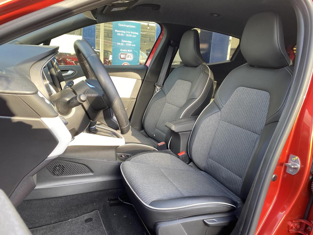 Renault CLIO 1.6 E-Tech Hybrid 145 Techno / Automaat / NL-Auto / 1e-Eigenaar / Dealer-Onderhouden / Cruise-Control / Climate-Control / LED / Keyless / Apple-Carplay & Android-Auto / Sfeerverlichting / DAB Radio-Bluetooth / Navi / PDC V+A met Camera / 16'' LMV / All-Se