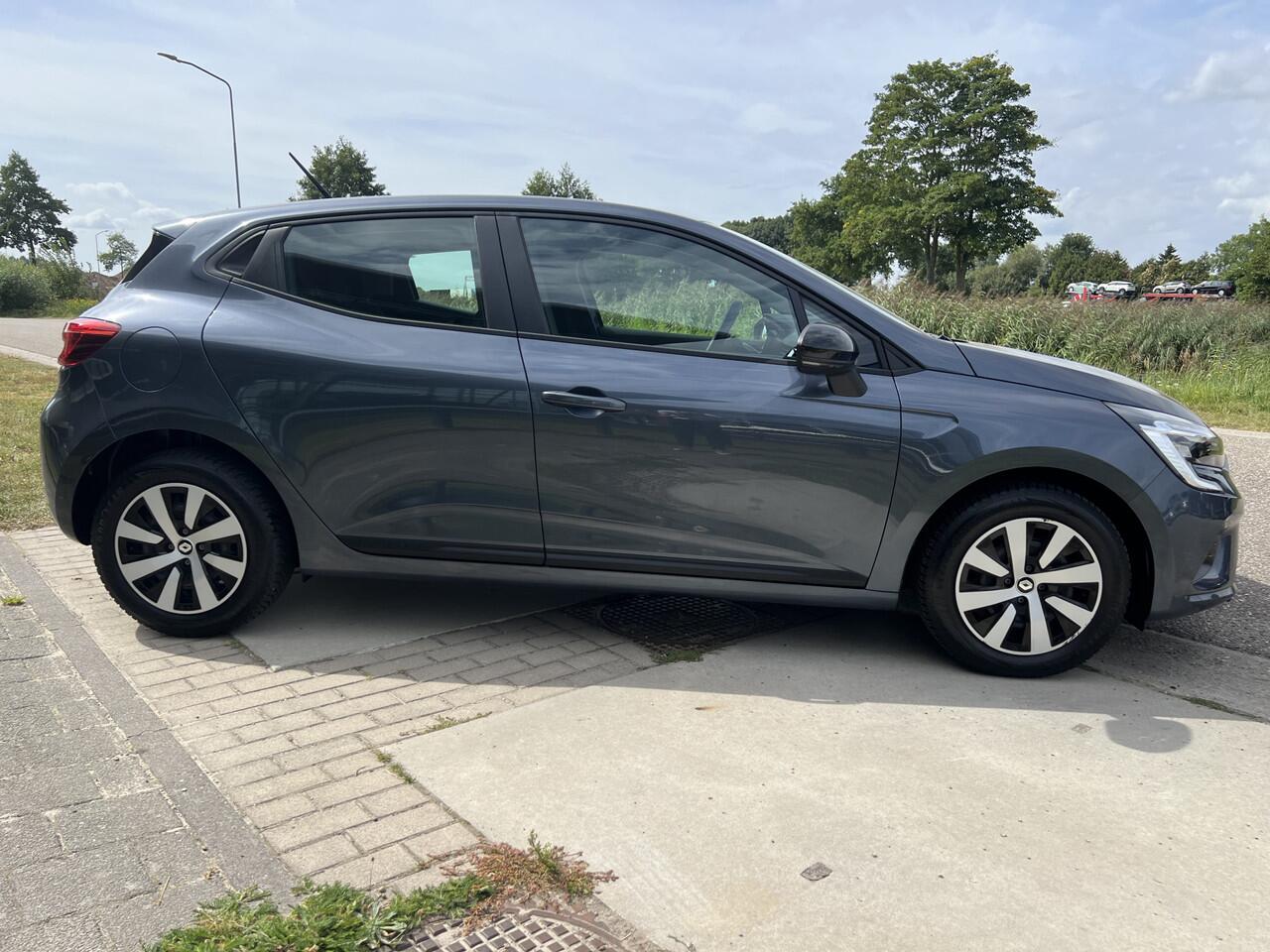 Renault CLIO 1.0 TCe 90 Equilibre / Airco / Parkeersensor Achter / Applecarplay - Androidauto / 6 Bak /