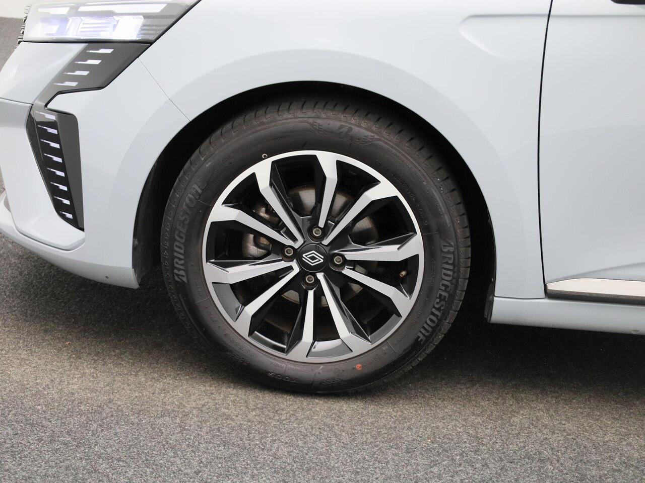 Renault CLIO 1.0 TCe 90 GPF techno | 9,3" Full-Map Navigatie | 10" Digitaal Instrumentarium | Camera | PDC Achter | Full-Map Navigatie | LED Pure Vision | Privacy Glass | Cruise Control & Snelheidsbegrenzer | 16" LMV 'Boa Vista' | Climate Control | Keyless | Draadloze