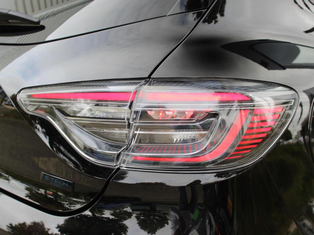 Renault CLIO 1.6 E-Tech Full Hybrid 145 esprit Alpine AUTOMAAT / DEMO / PACK CITY PREMIUM / 9,3'' NAVI / 10.25'' DASHBOARD / ADAPT. CRUISE / CAMERA / PDC / CLIMATE / APPLE CARPLAY / ANDROID AUTO / PRIVACY GLASS / DAB+ / 17'' LMV