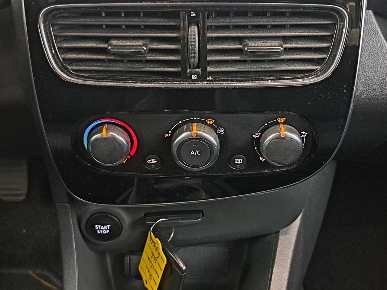 Renault CLIO Estate 0.9 TCe Limited + NAVI