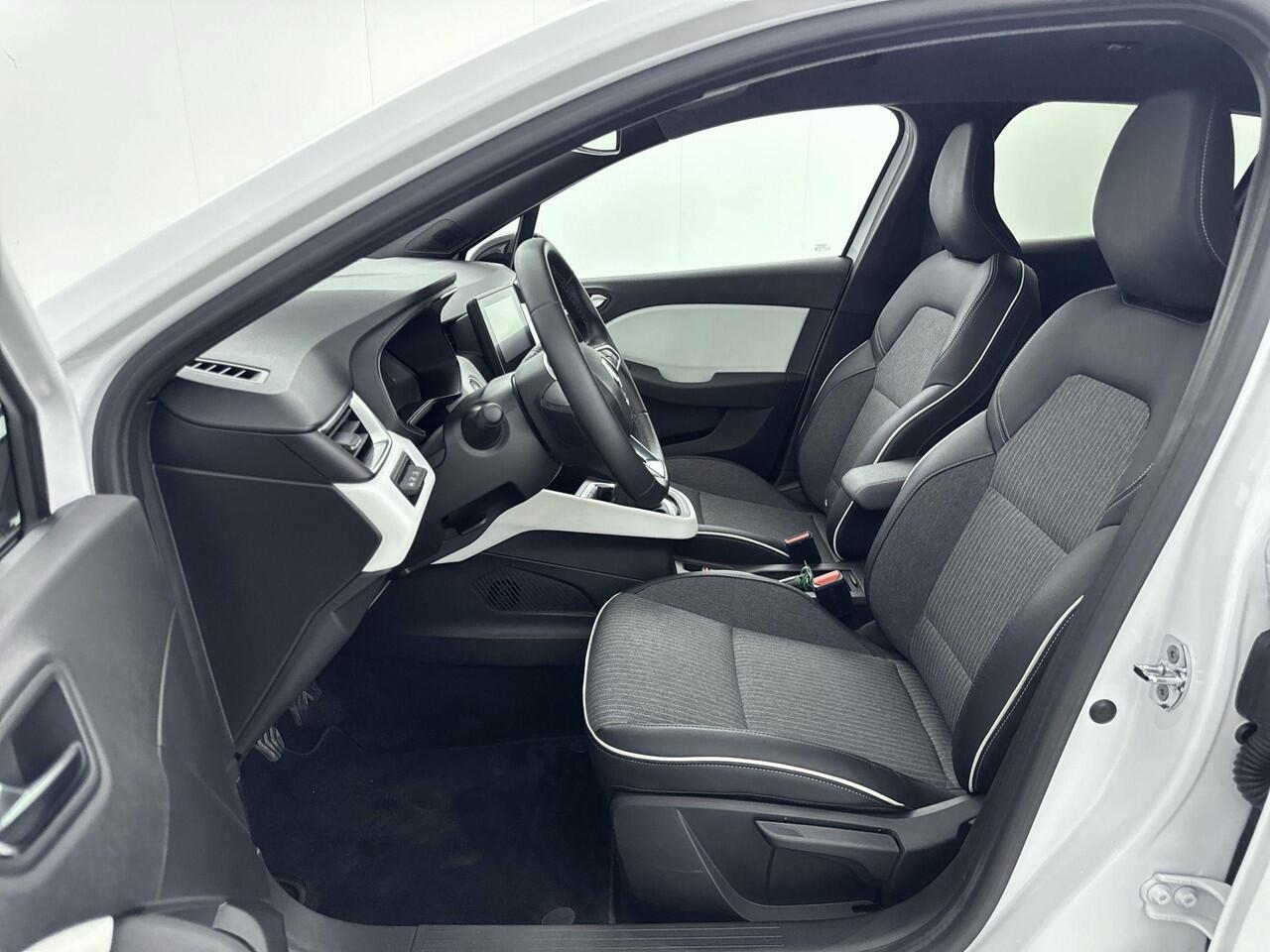 Renault CLIO 1.0 TCe Techno 90PK | Navigatie | Half-Lederen Bekleding | Achteruitrijcamera | Apple CarPlay & Android Auto