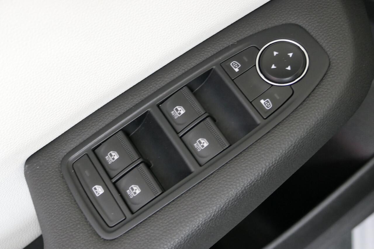 Renault CLIO 1.0 TCe 90 Techno - Occasion Lease vanaf ¤349 p/m - *Vraag naar beschikbaarheid!* - Allseasons - Camera - 9.3 Inch beeld - Sensoren V+A