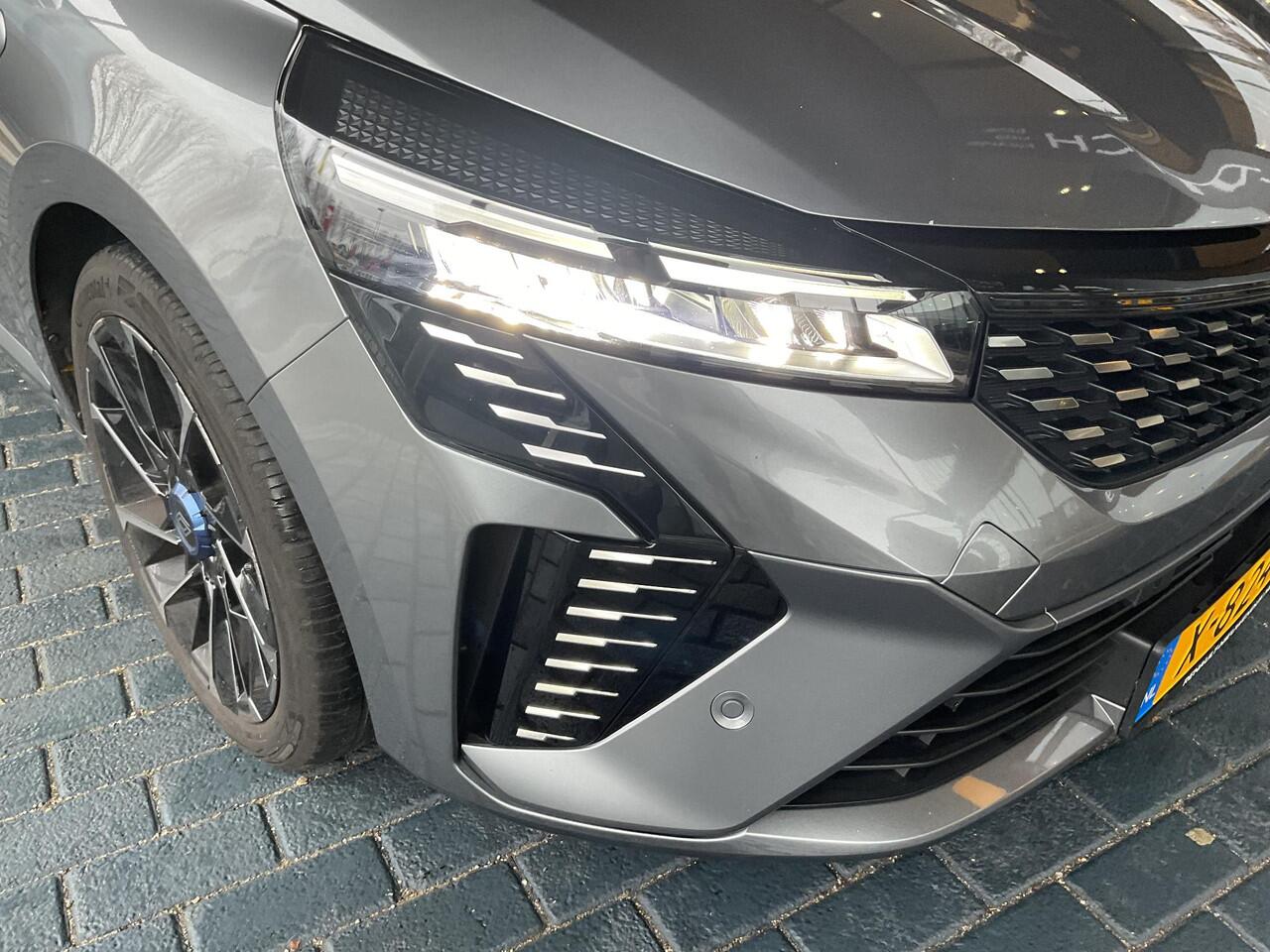 Renault CLIO 1.0 TCe 90 GPF esprit Alpine / Demo Hillegom / Lichtmetalen wielen 17" 'La Fleche met blauwe naafkap' /