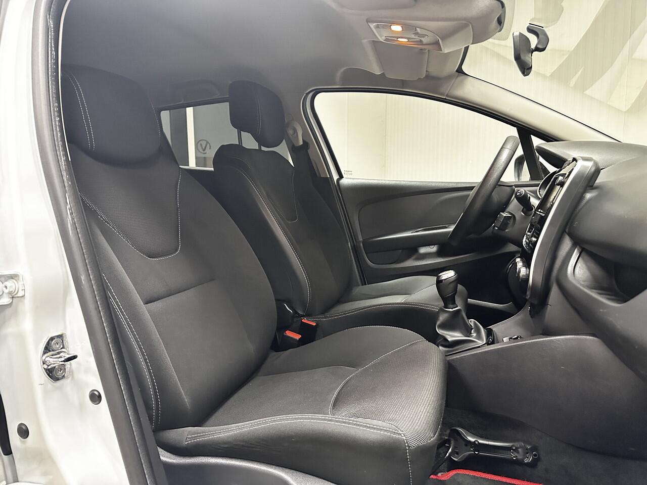 Renault CLIO Estate 0.9 TCe Zen/ Apple + Android/ Navi/ Airco/ DAB+/ Cruise/ Elek. pakket/ Isofix/ Bluetooth/ Multi. Stuur/