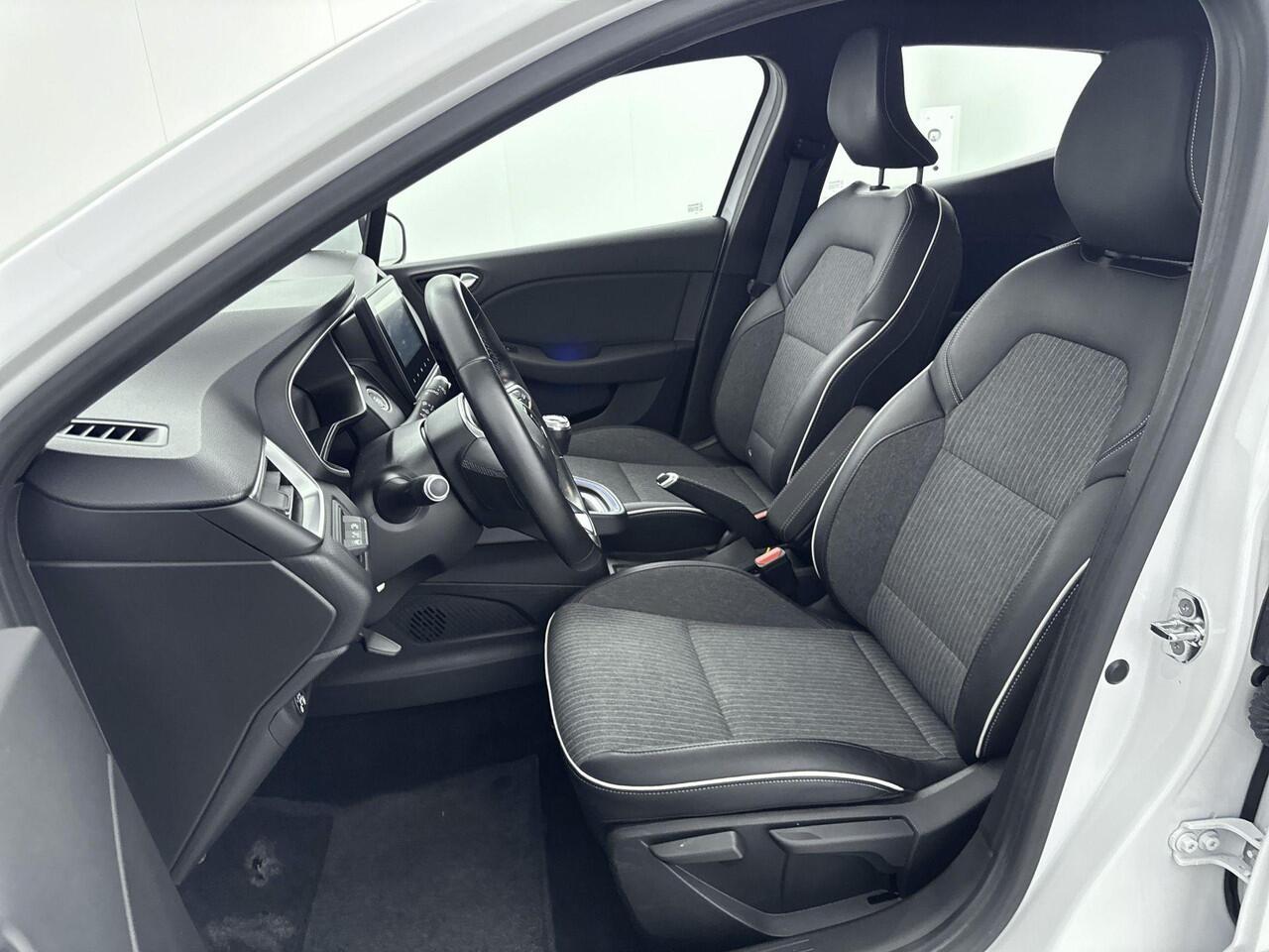 Renault CLIO 1.0 TCe 90Pk Bi-Fuel Intens | Navigatie | Apple & Android Carplay | Climate Control | Parkeersensoren Achter | Keyless Entry | Privacy Glass | Cruise Control & Snelheidsbegrenzer |