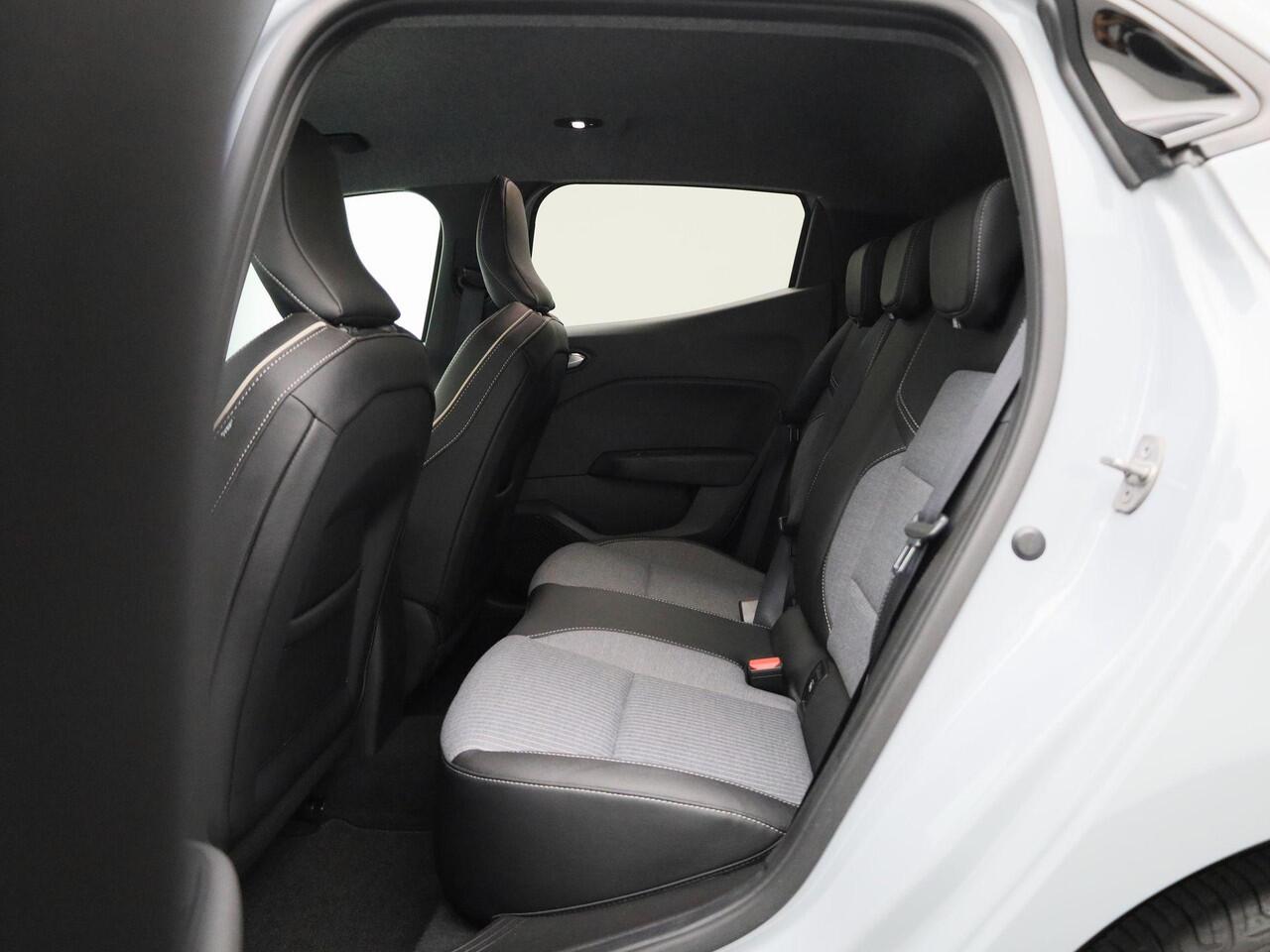 Renault CLIO 1.0 TCe 90Pk techno | Achteruitrijcamera | Android & Apple Carplay | Cruise & Climate Control | Navigatie | Keyless Entry