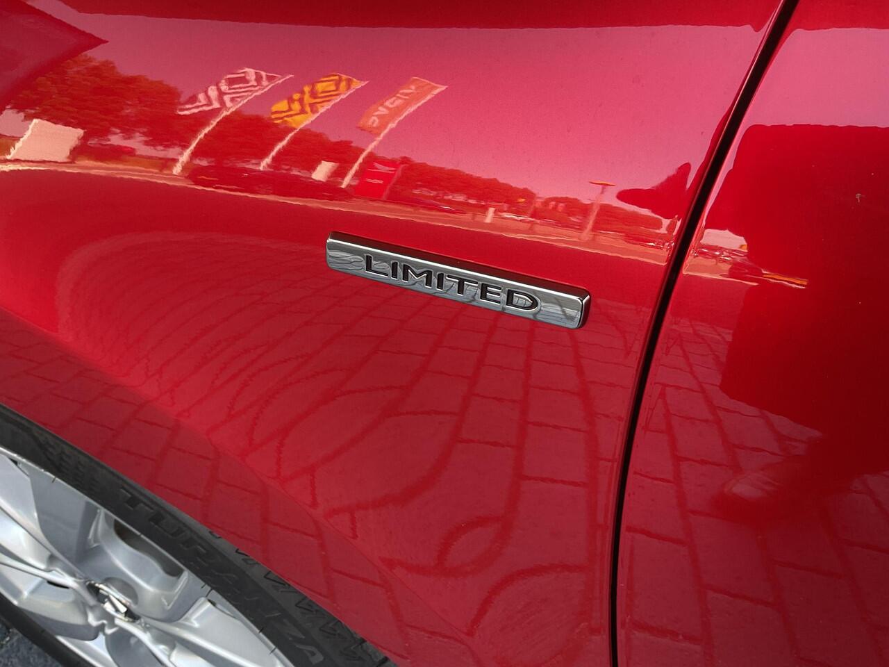 Renault CLIO 0.9 TCe Limited / PDC / LM VELGEN / NAVI / BLUETOOTH /