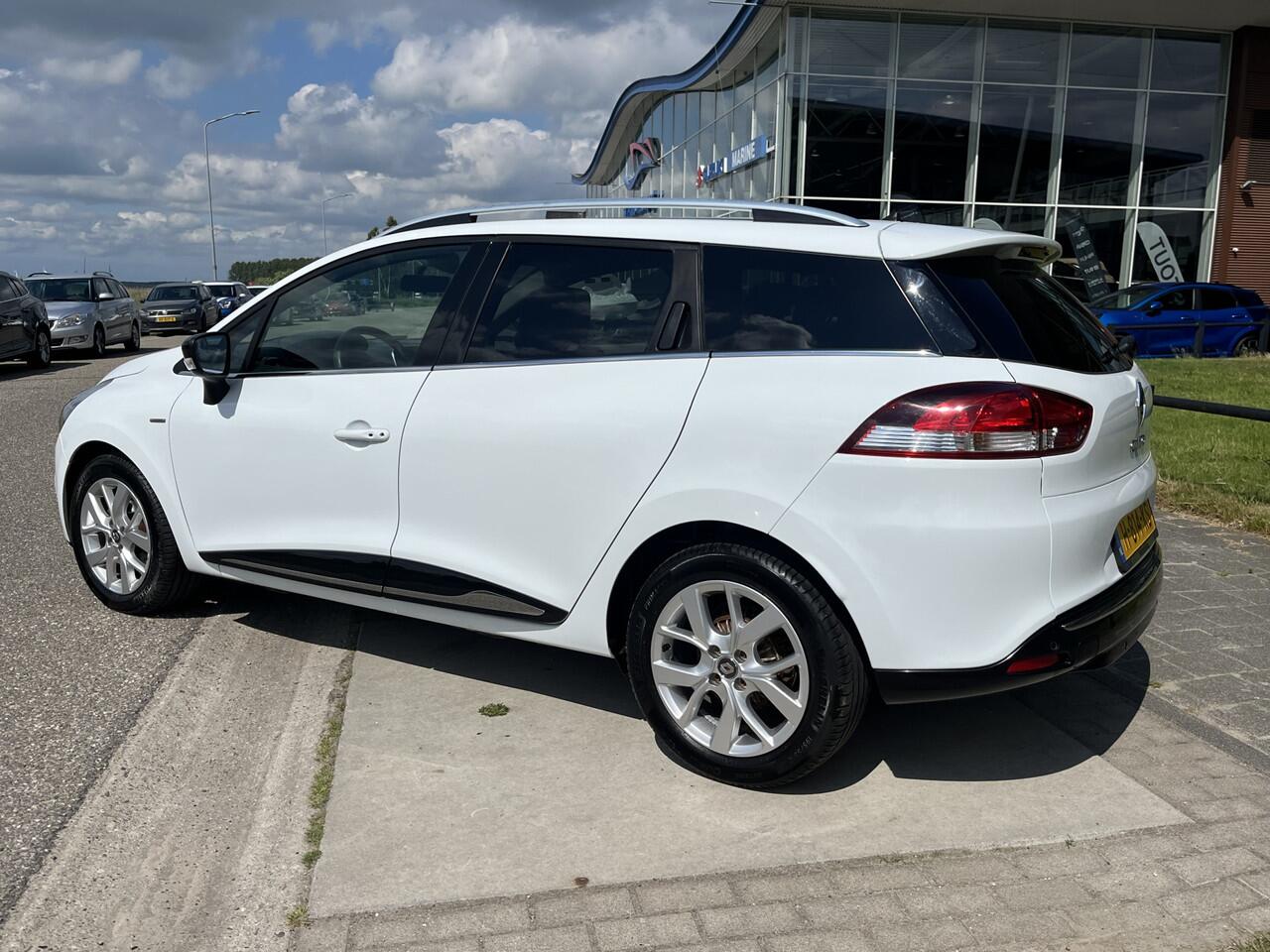 Renault CLIO Estate 0.9 TCe Limited / Keyless / Airco / PDC Achter / Cruise / Applecarplay - Androidauto / DAB /