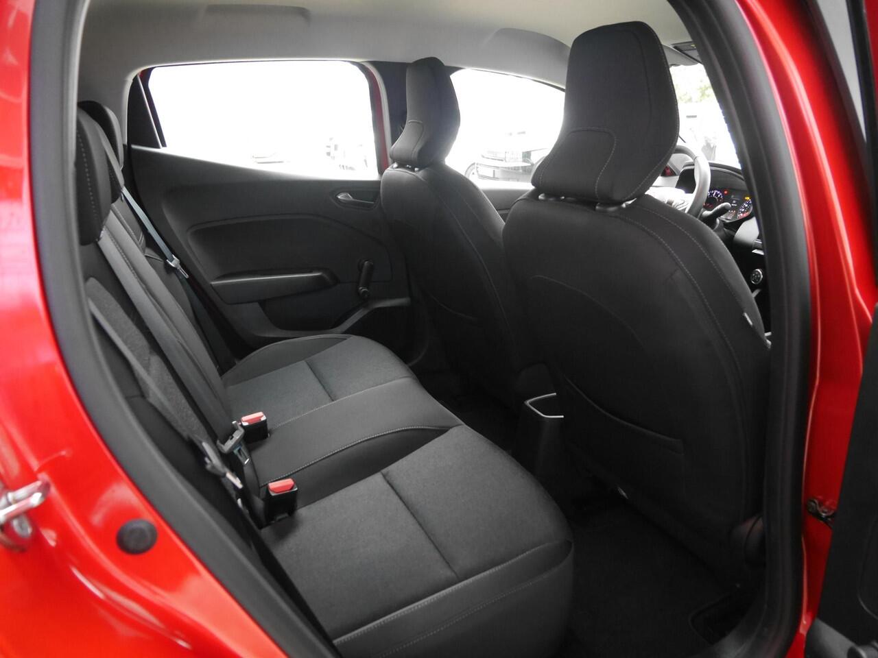 Renault CLIO 1.0 TCe Zen | Lage km.stand | Trekhaak | Airco | Led verlichting | Cruise control | Achteruitrijcamera | Elektrische ramen voor | 5 deurs