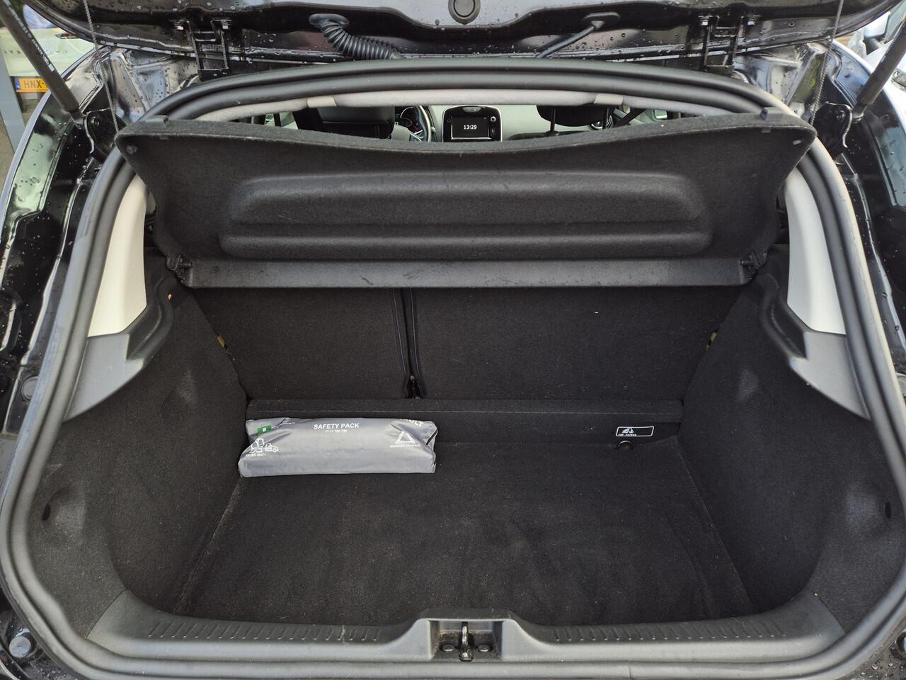 Renault CLIO 0.9 TCe Intens | Navigatie | Parkeersensoren | Halfleder |