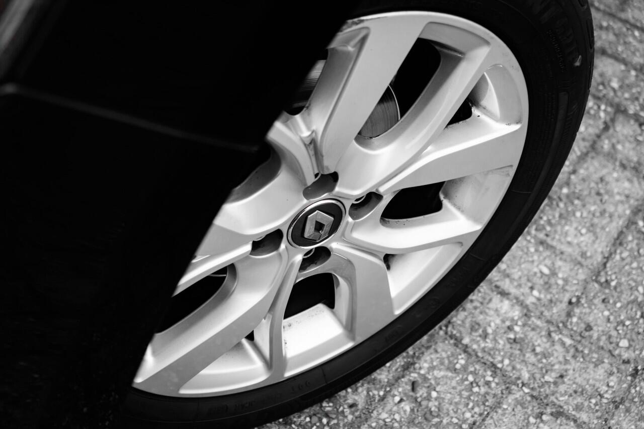 Renault CLIO Estate 0.9 TCe Limited | parkeersensoren achter | Airco | LM Velgen | NAVI |