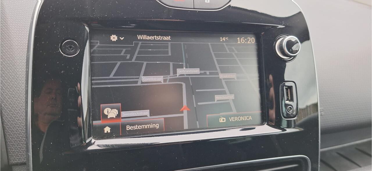 Renault CLIO 0.9 TCE LIMITED / NAVIGATIE / Airco / BLEUTOOTH