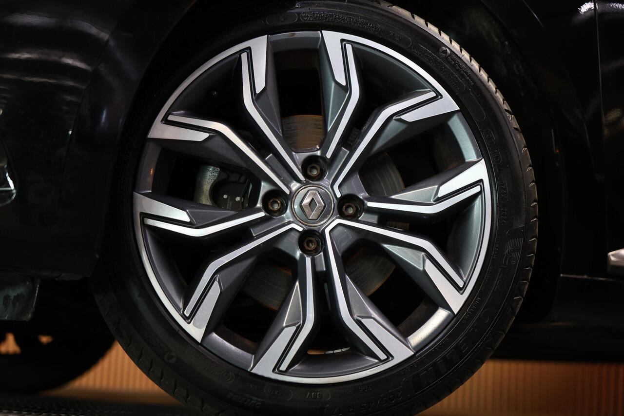 Renault CLIO 1.3 TCe Intens AUTOMAAT NAVI CARPLAY CAMERA PDC '20