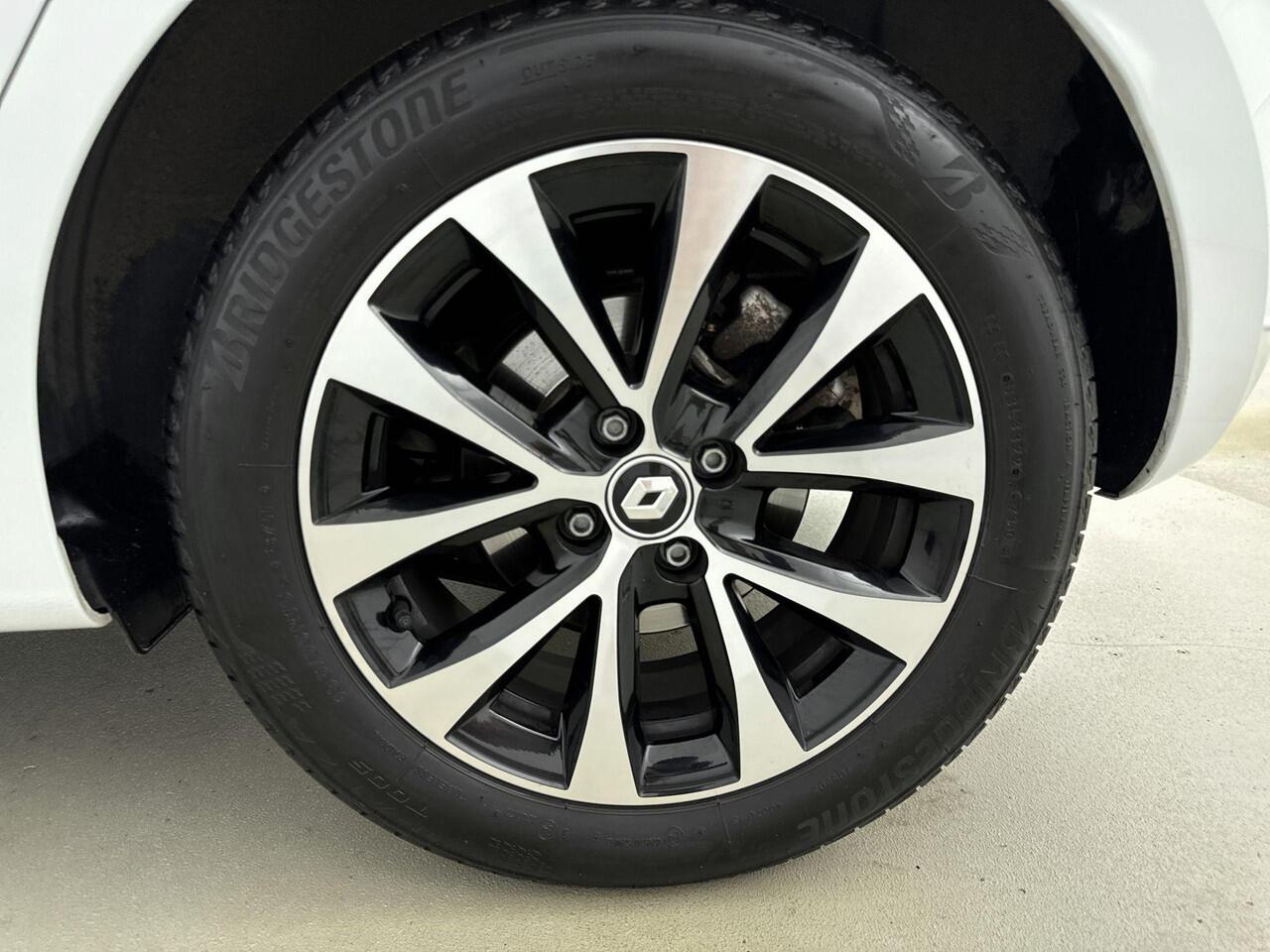 Renault CLIO 1.0 TCe Techno 90PK | Navigatie | Half-Lederen Bekleding | Achteruitrijcamera | Apple CarPlay & Android Auto