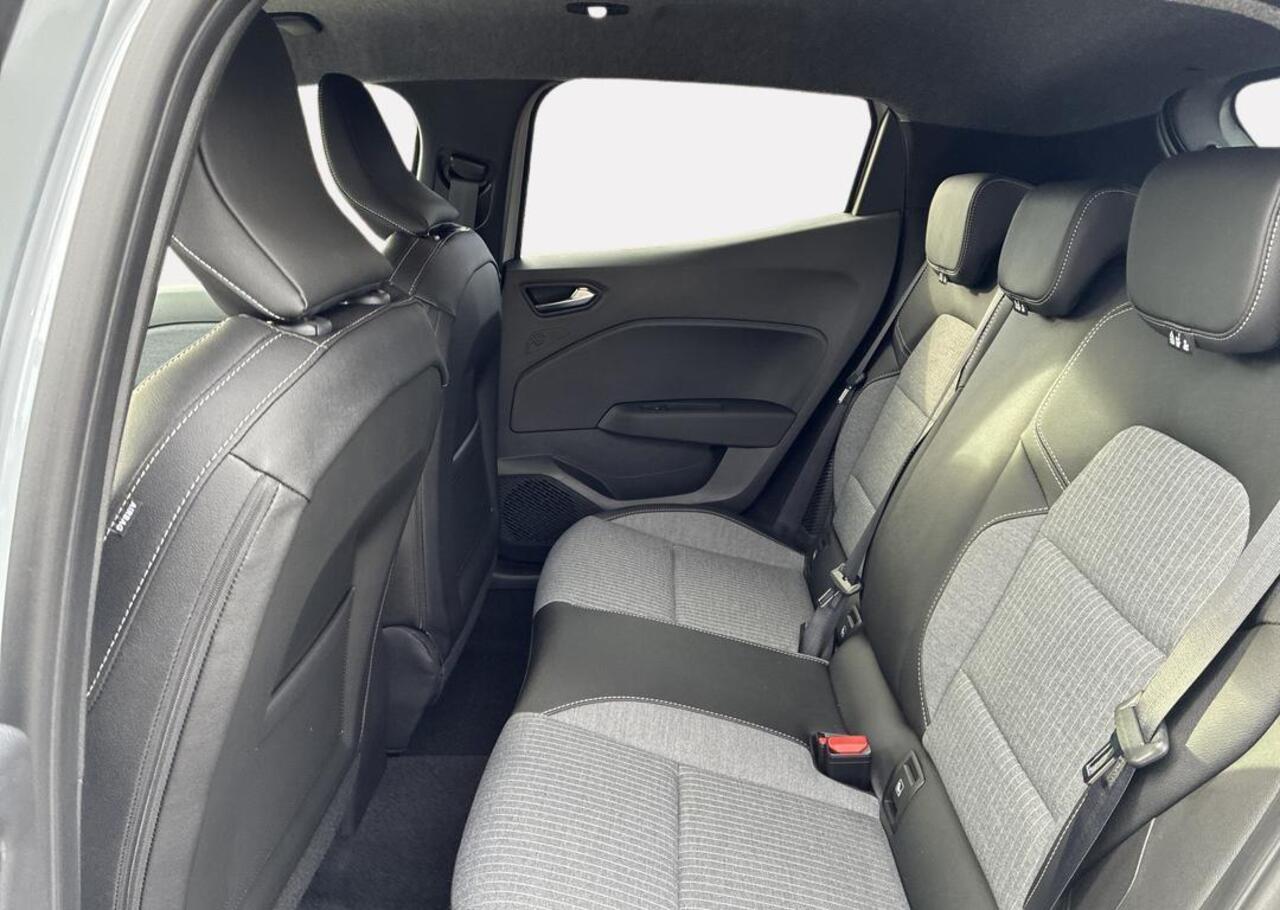 Renault CLIO 1.6 E-Tech Full Hybrid 145 techno - 5 JAAR GARANTIE / Pack Look 17"