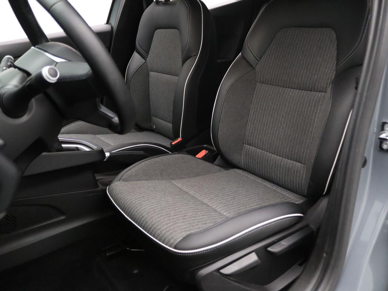 Renault CLIO 100pk TCe Intens Cruise | Climate | Carplay | Parkeersens. achter