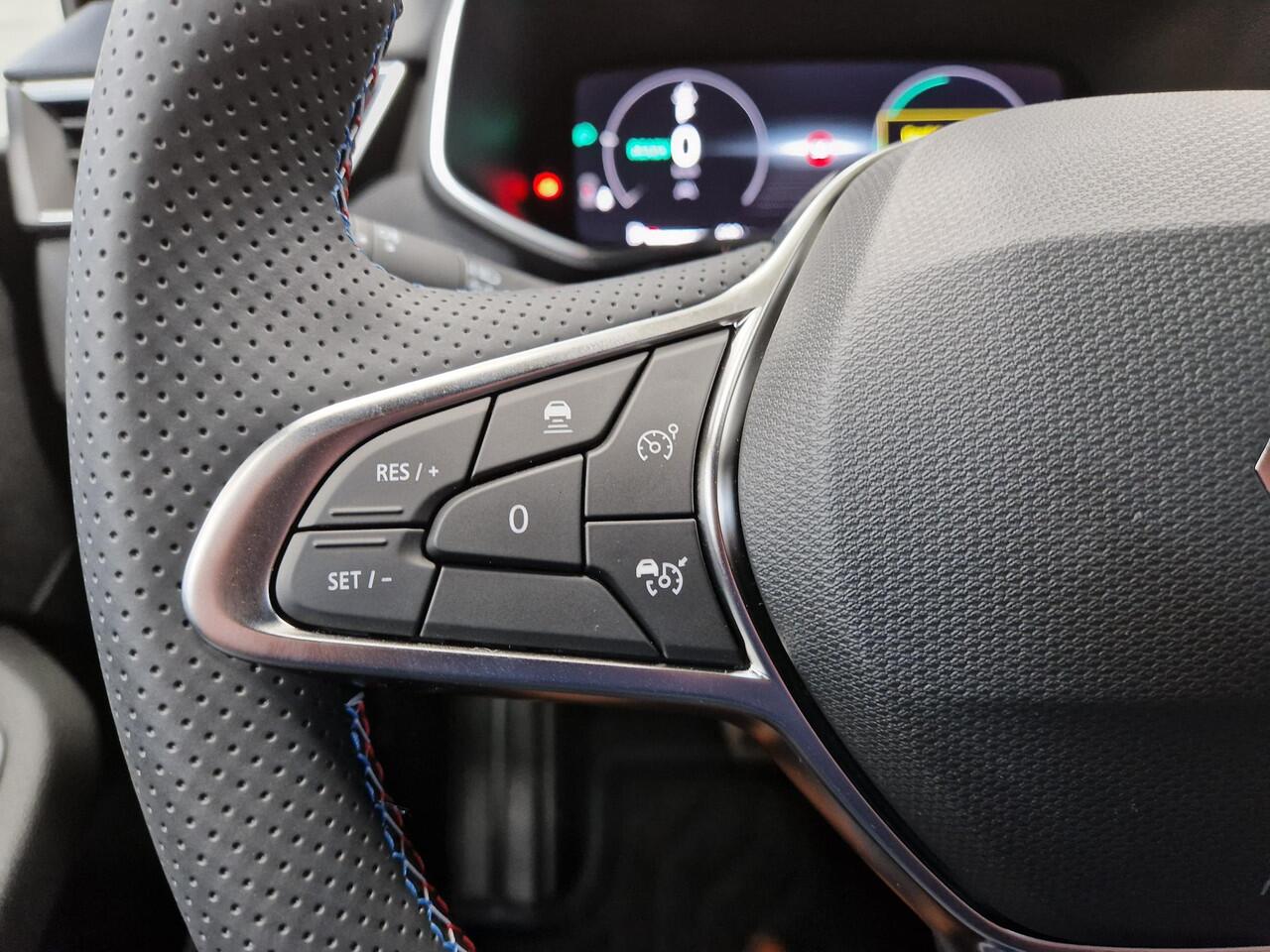 Renault CLIO 1.6 E-Tech Full Hybrid 145 esprit Alpine / Sportstoelen / Stoel- en Stuurverwarming / 17'' Velgen / 360 Graden Camera /